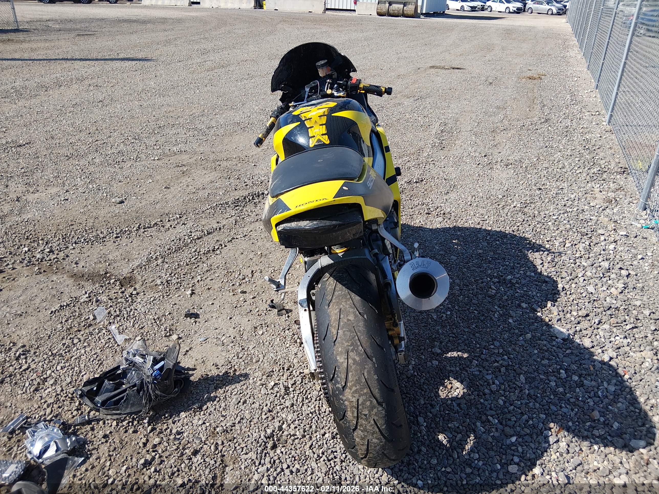 HONDA CBR900 image 6