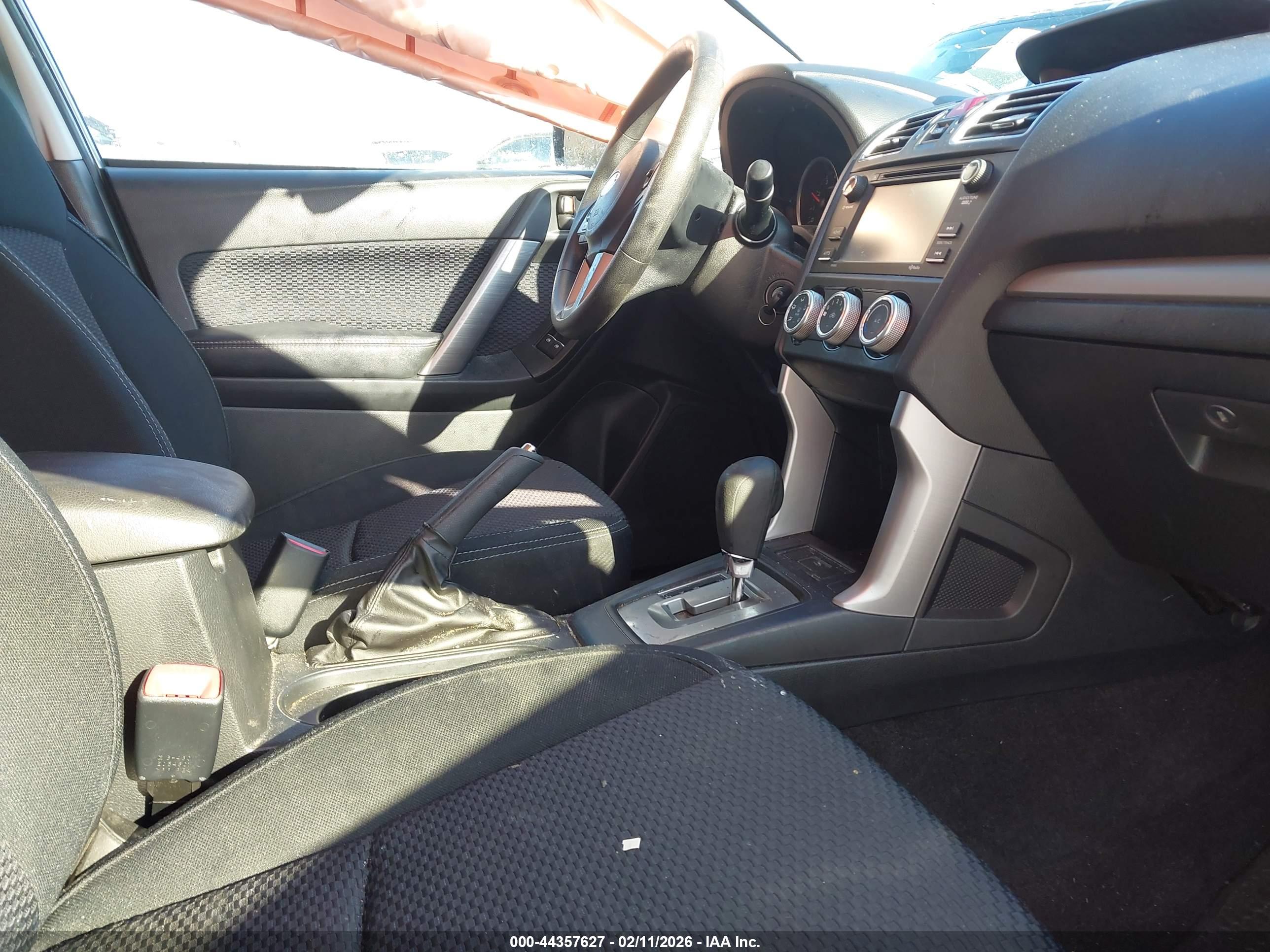 SUBARU FORESTER image 5