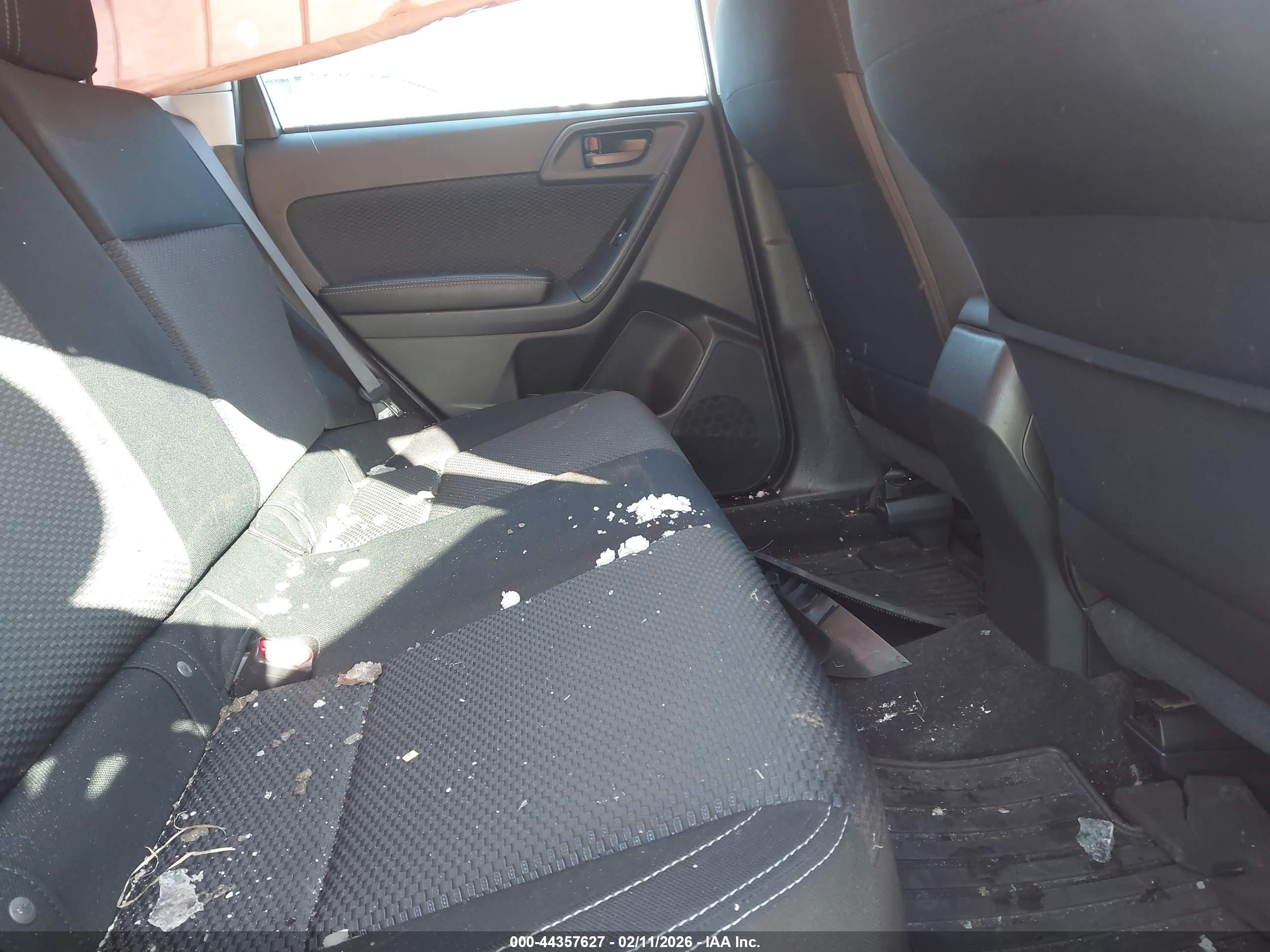SUBARU FORESTER image 8