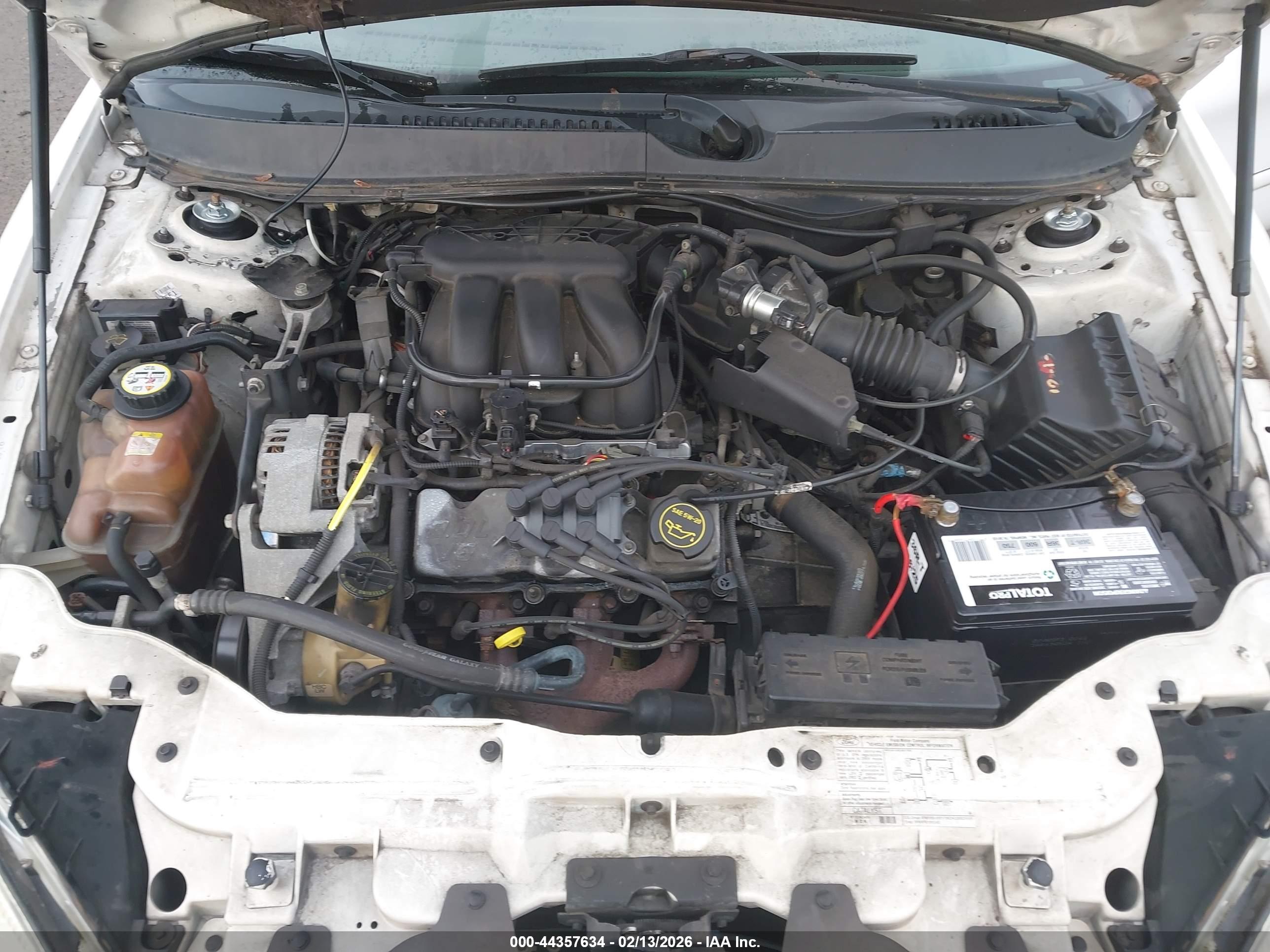 FORD TAURUS image 10