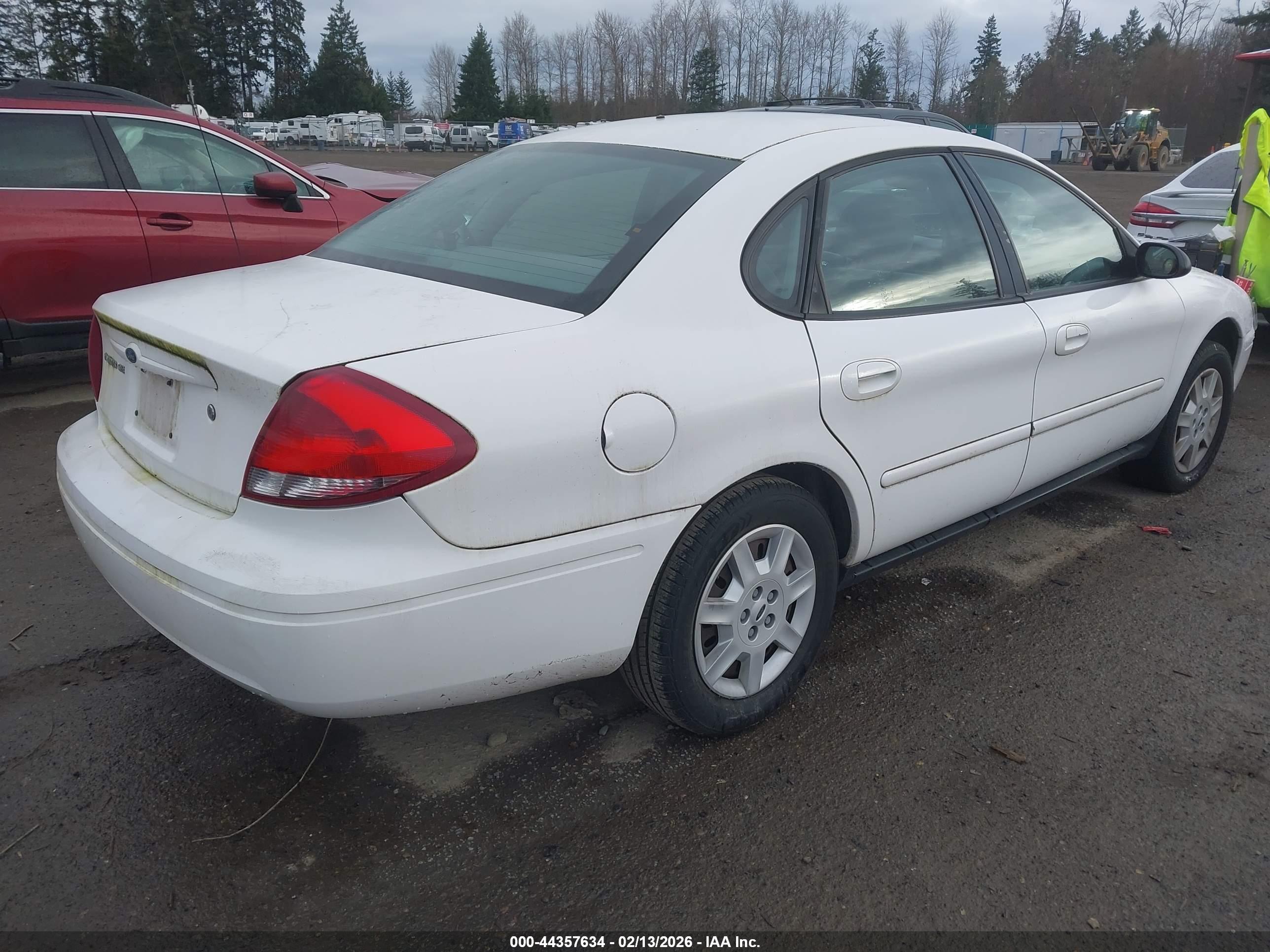FORD TAURUS image 4