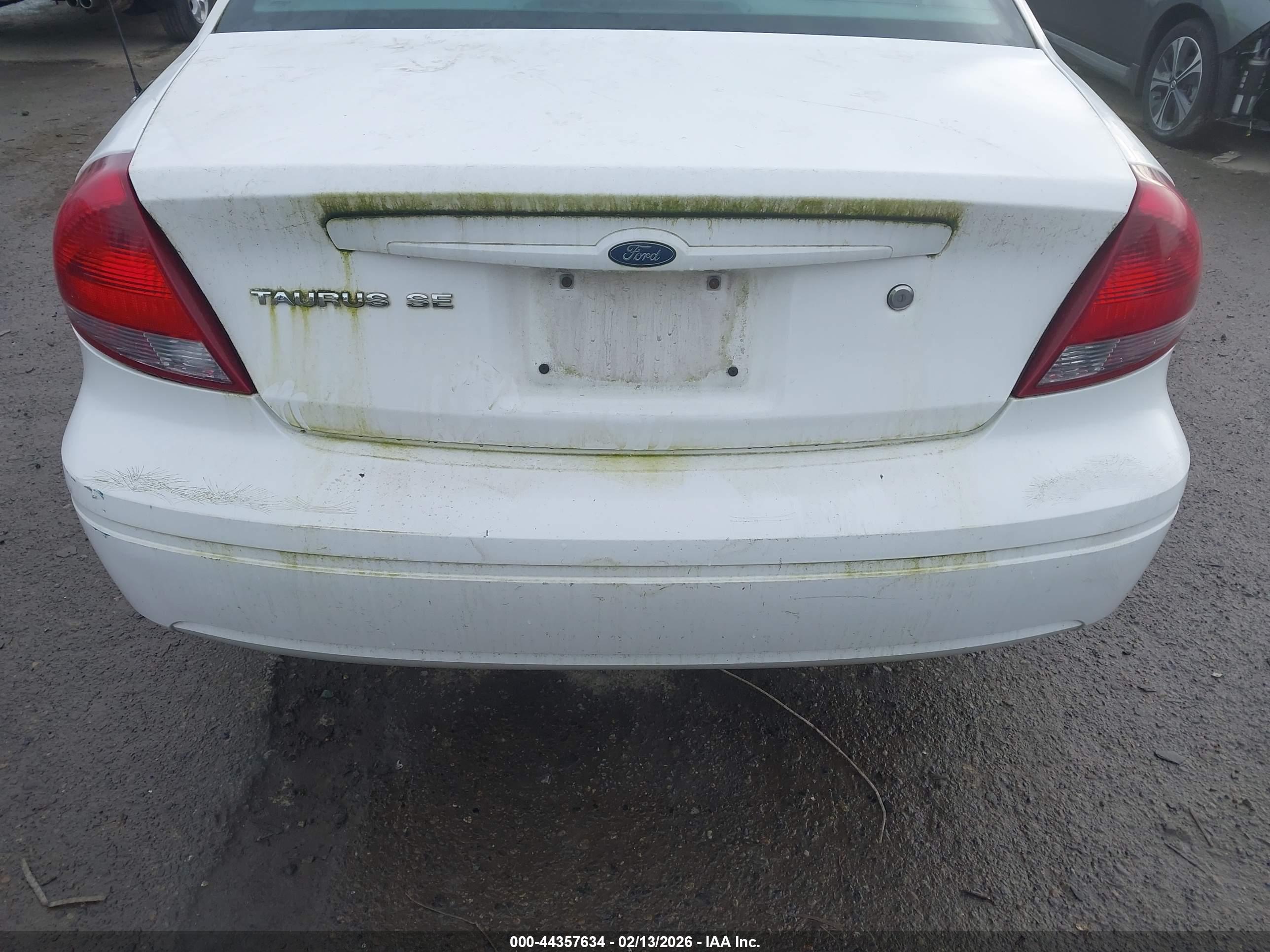 FORD TAURUS image 6