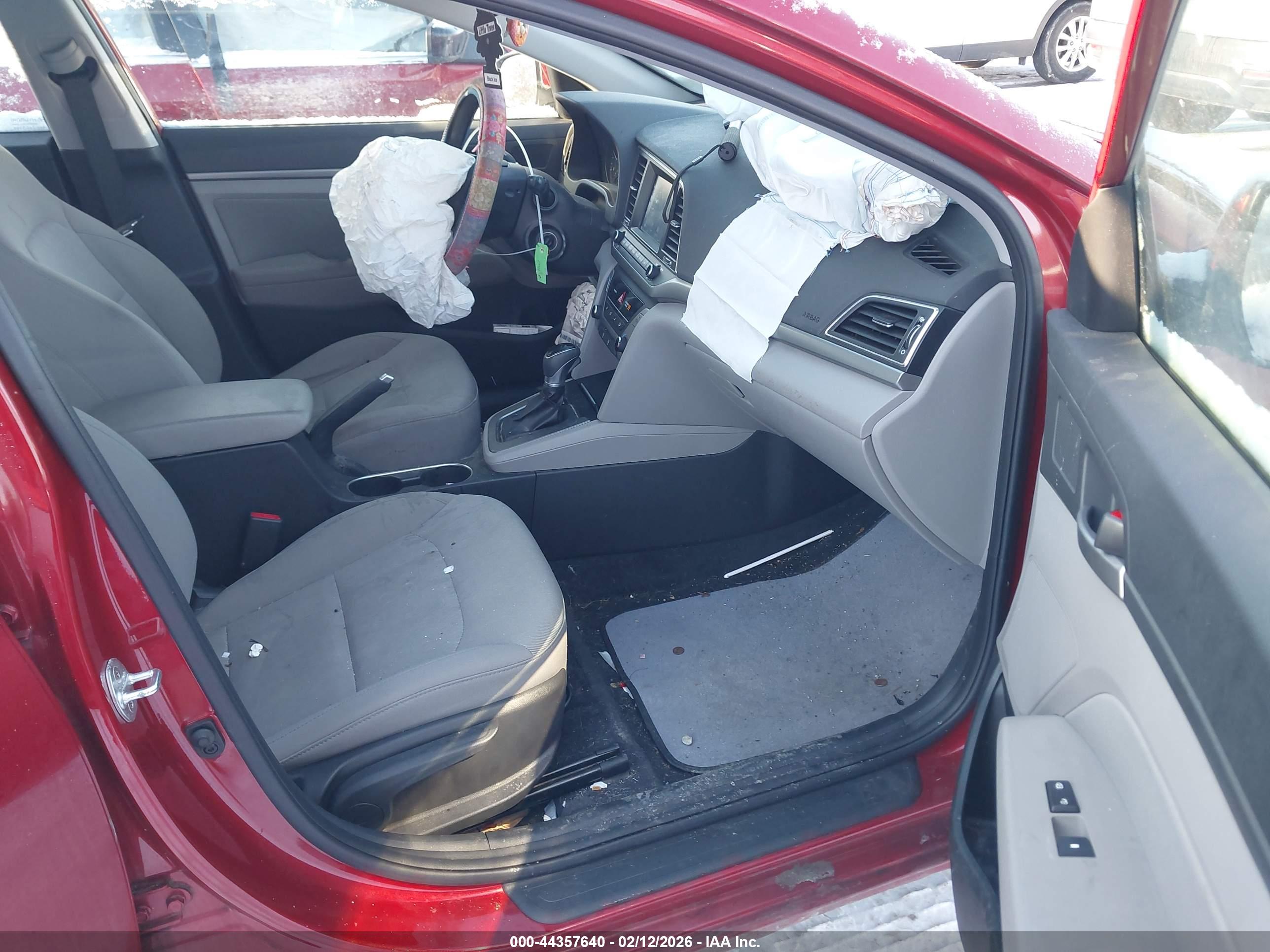 HYUNDAI ELANTRA image 5