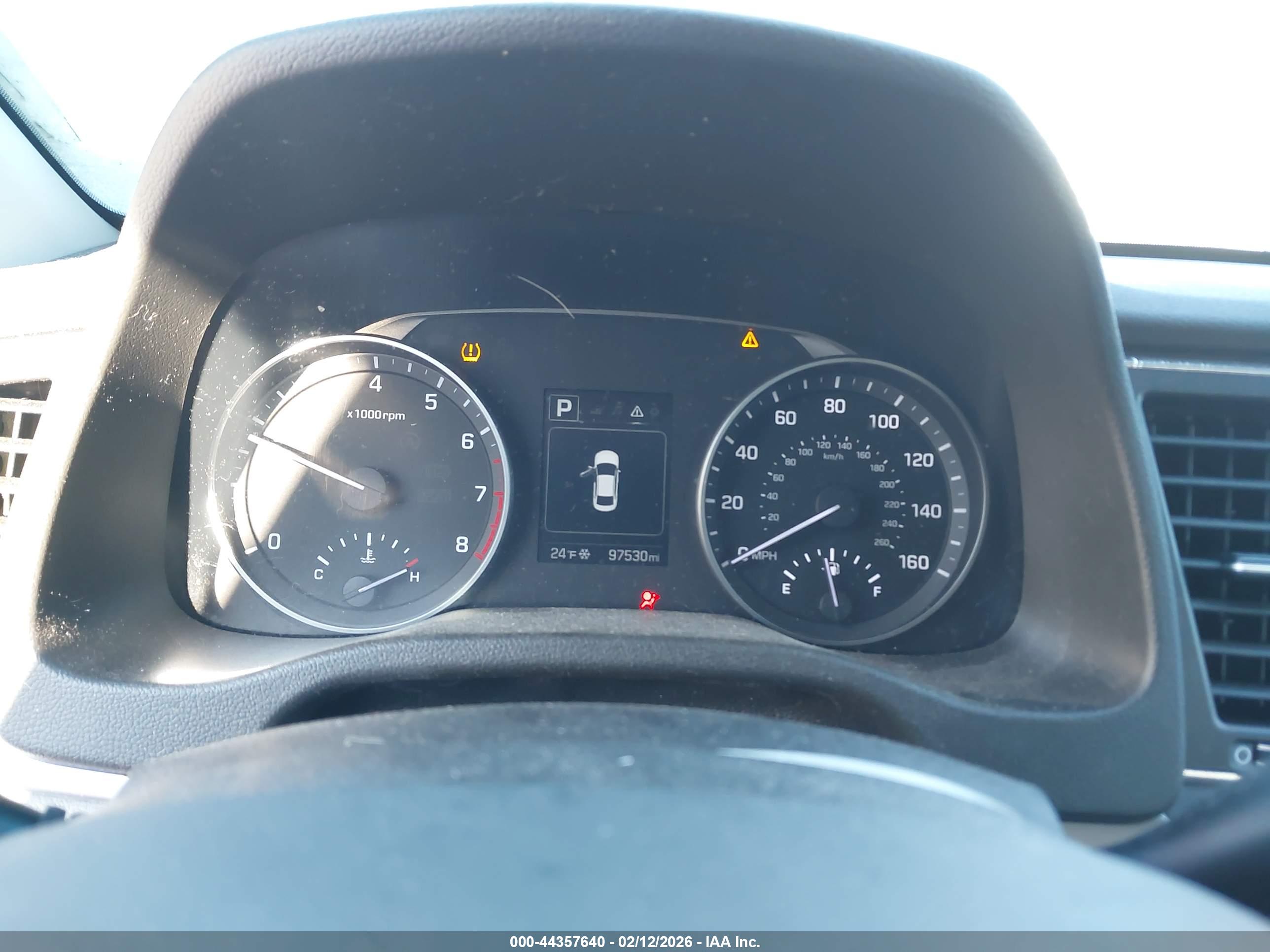 HYUNDAI ELANTRA image 7