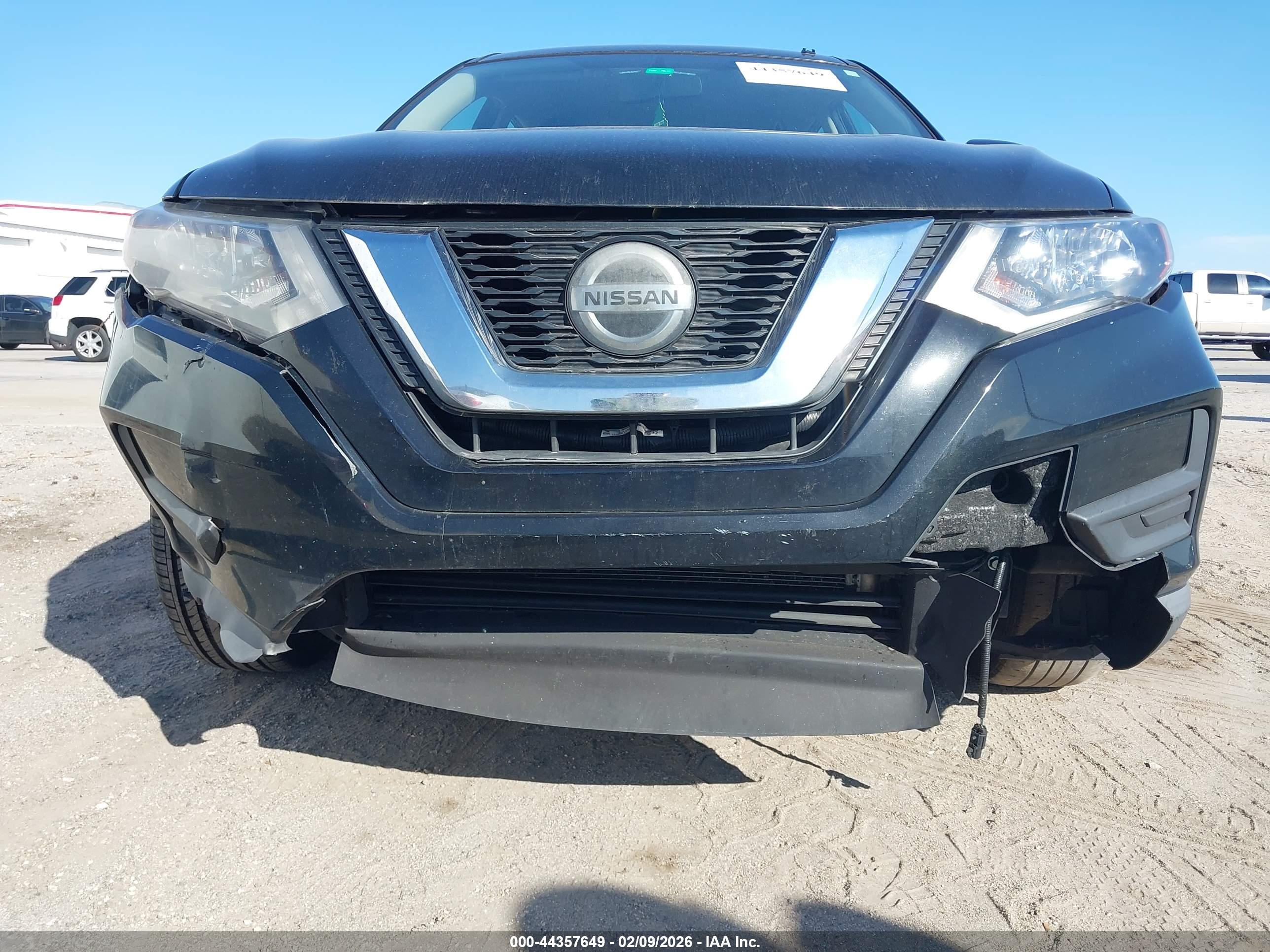 NISSAN ROGUE image 6