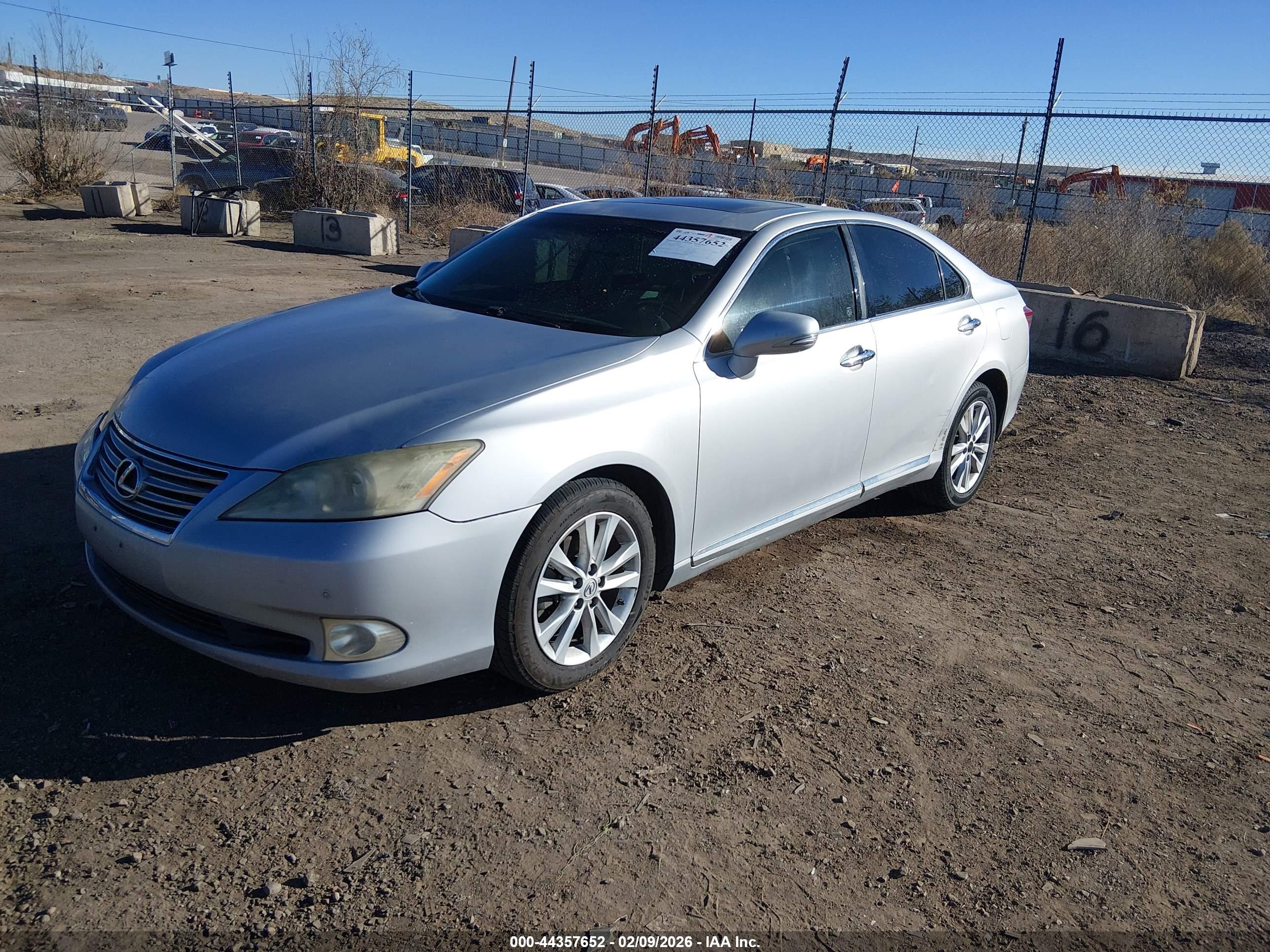 LEXUS ES image 2