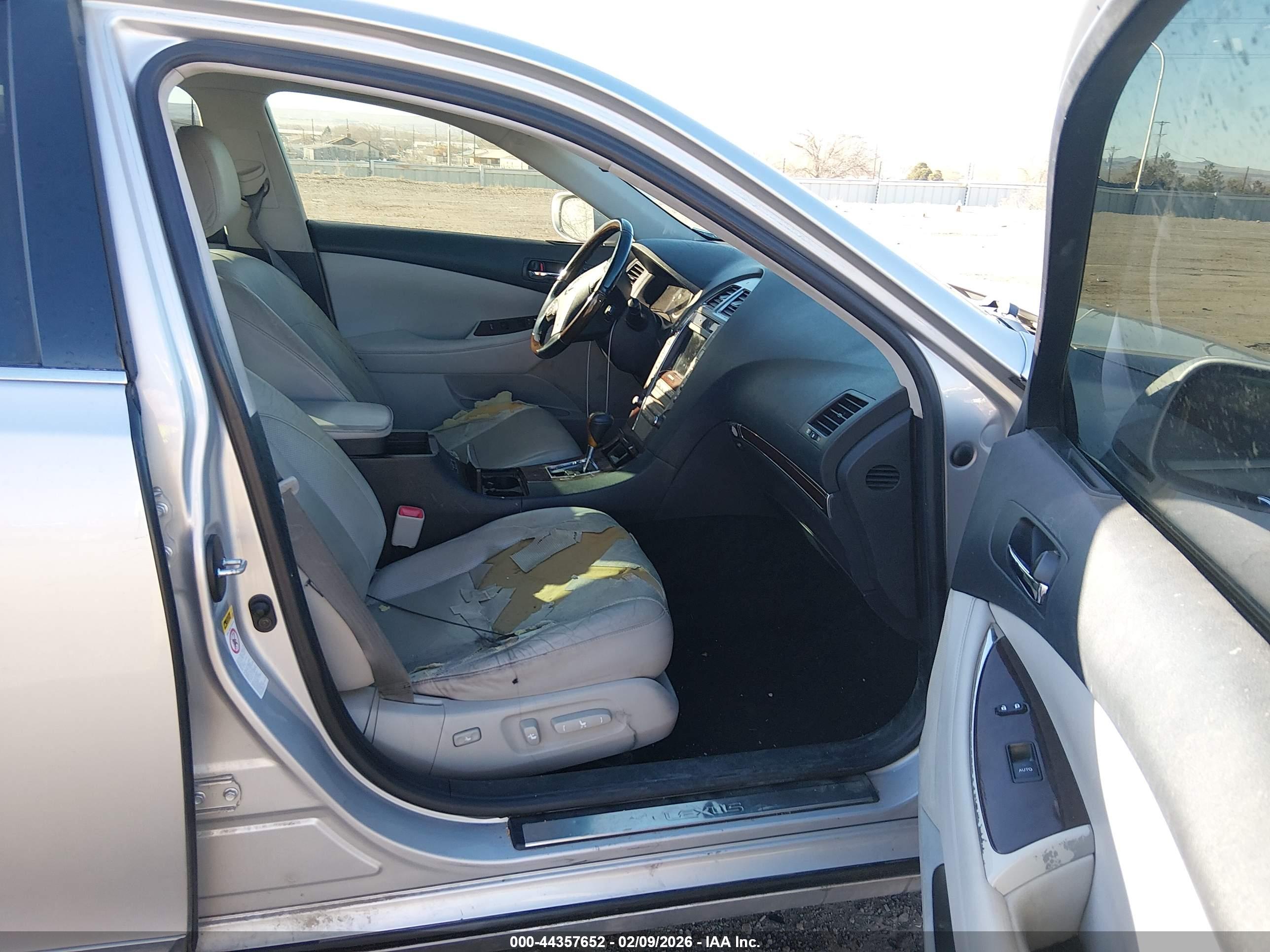 LEXUS ES image 5
