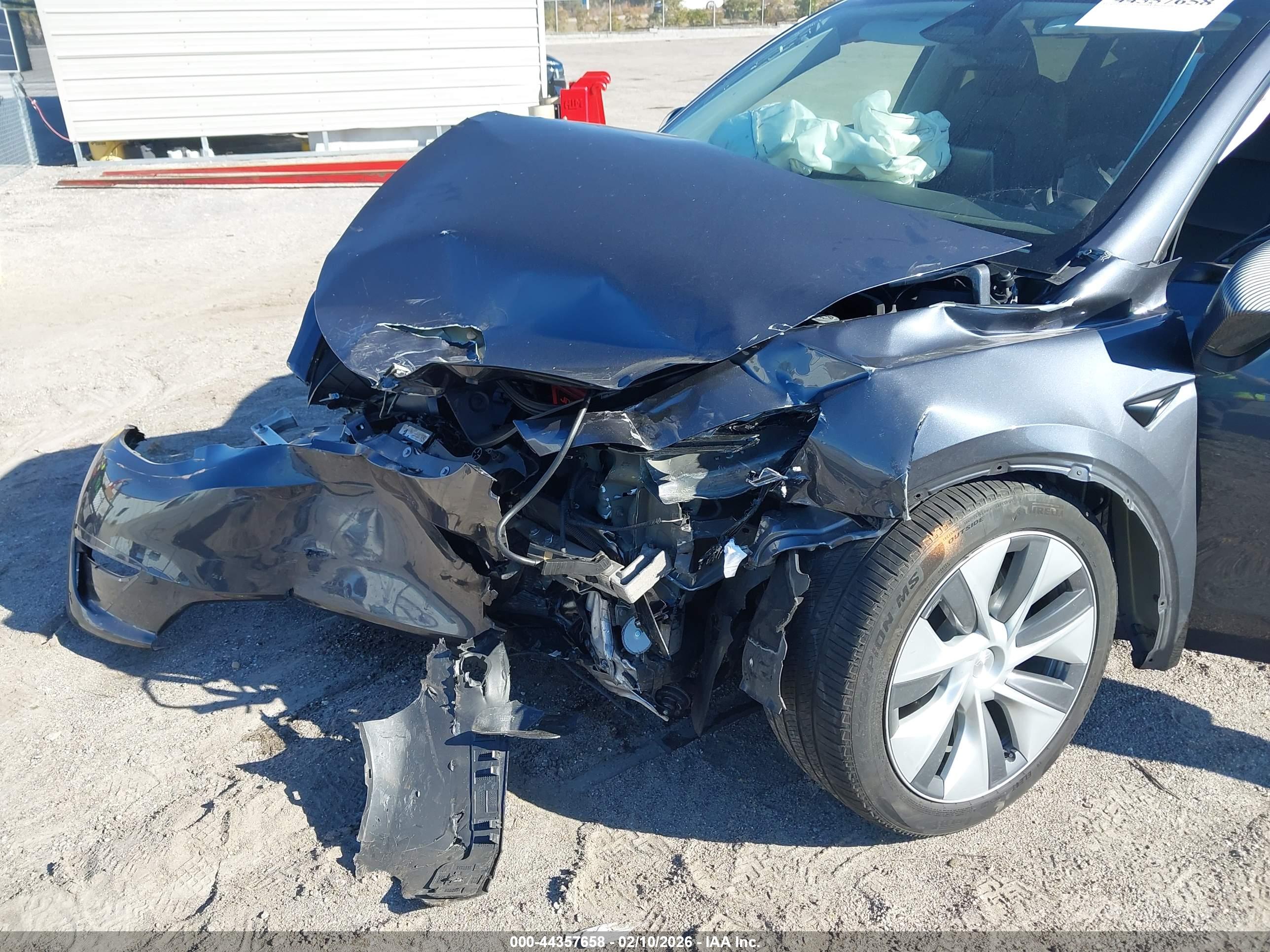 TESLA MODEL image 6