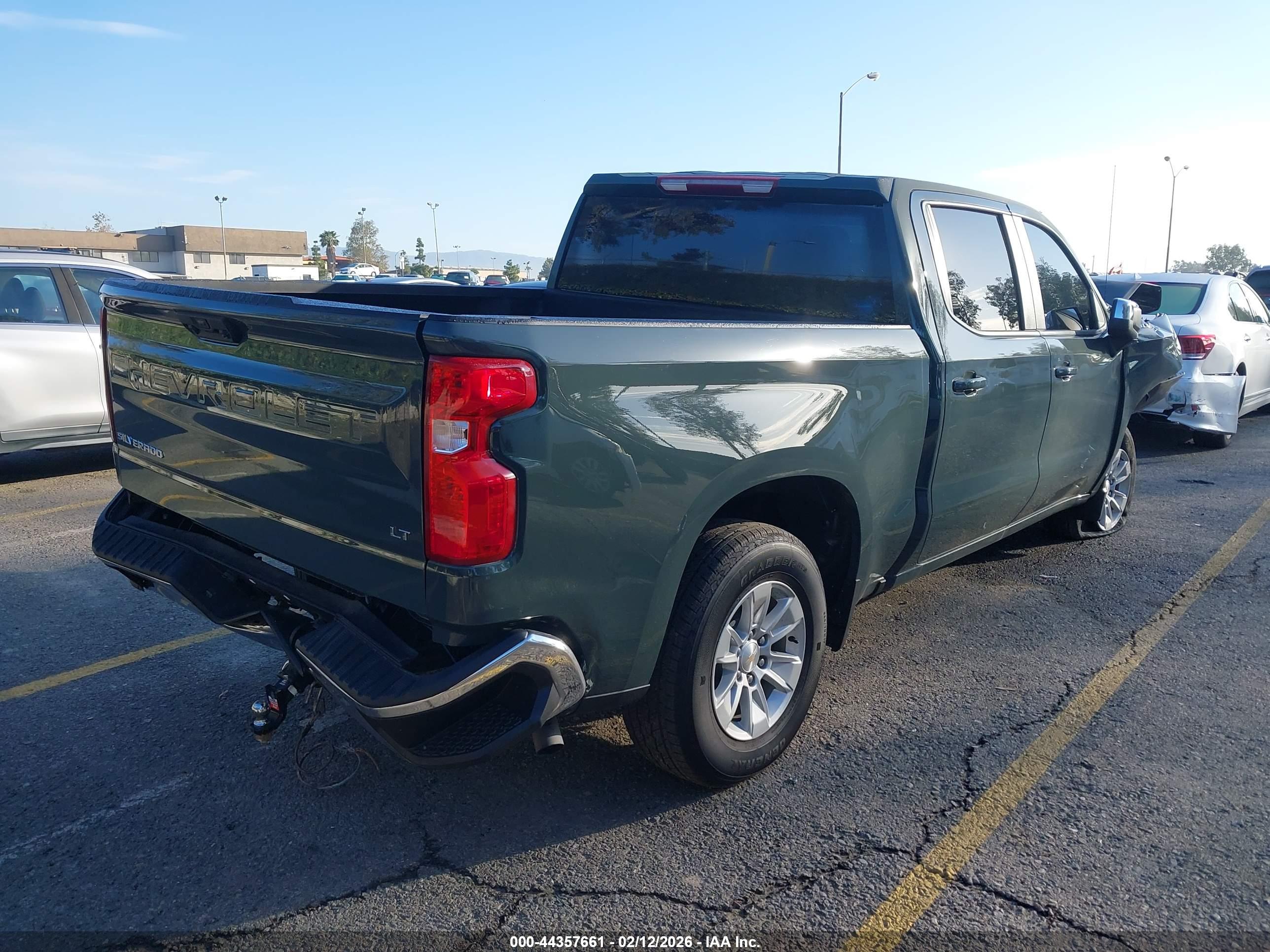 CHEVROLET SILVERADO image 4