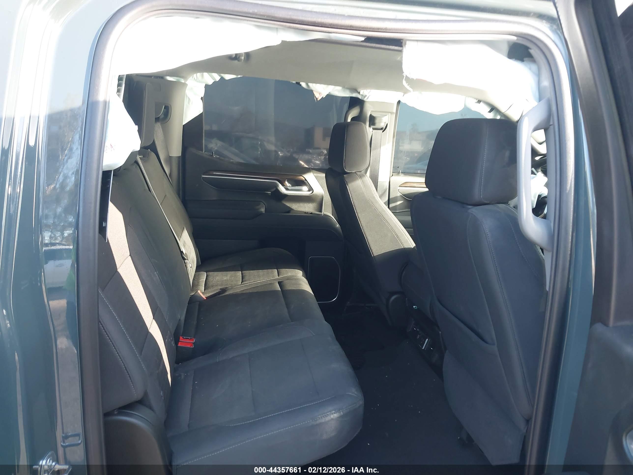 CHEVROLET SILVERADO image 8