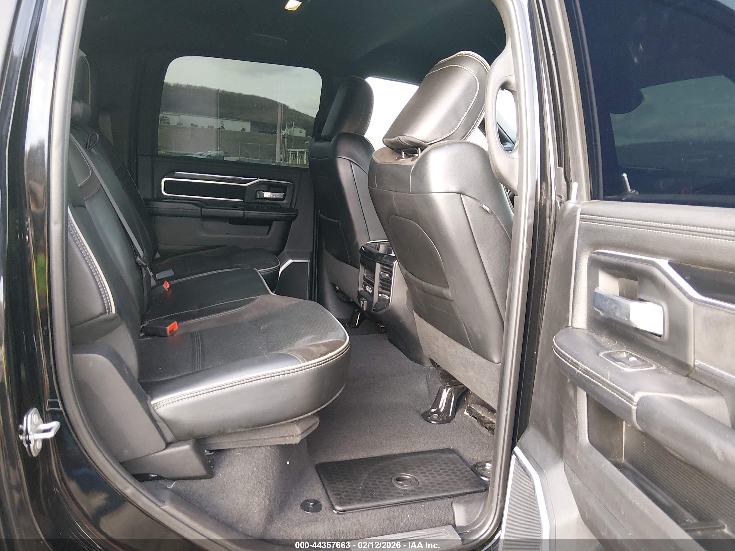RAM 2500 image 8