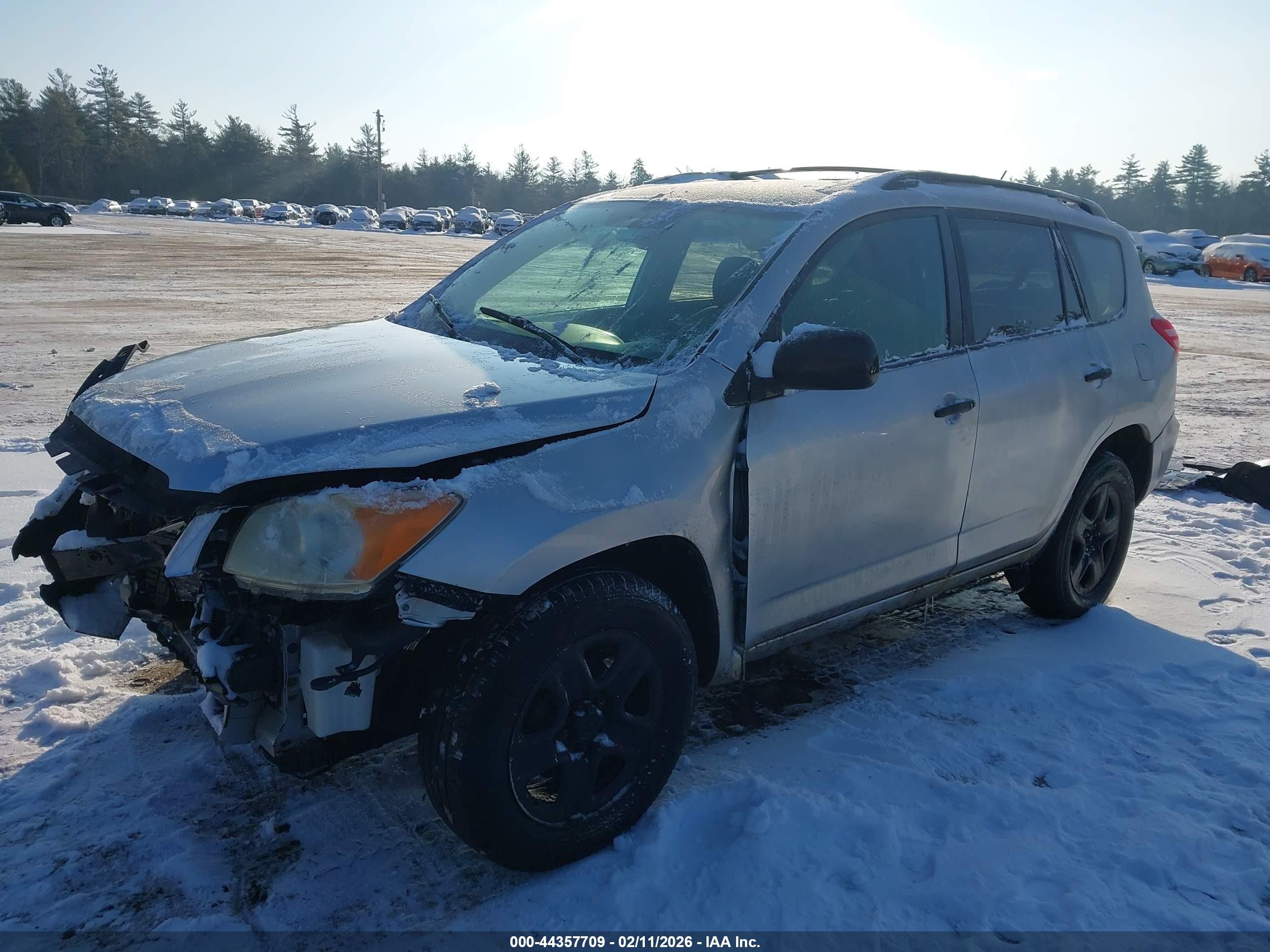 TOYOTA RAV4 image 2