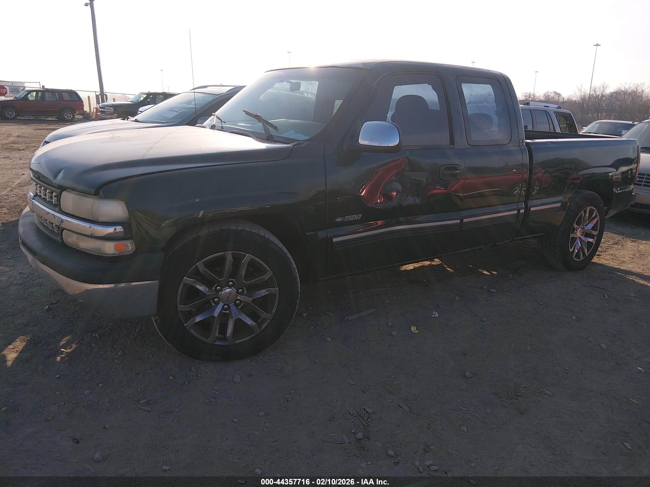 CHEVROLET SILVERADO image 2