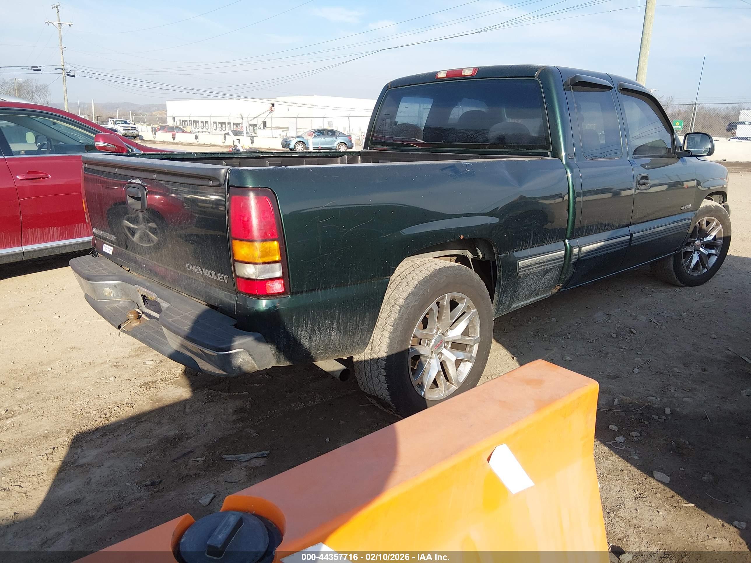 CHEVROLET SILVERADO image 4