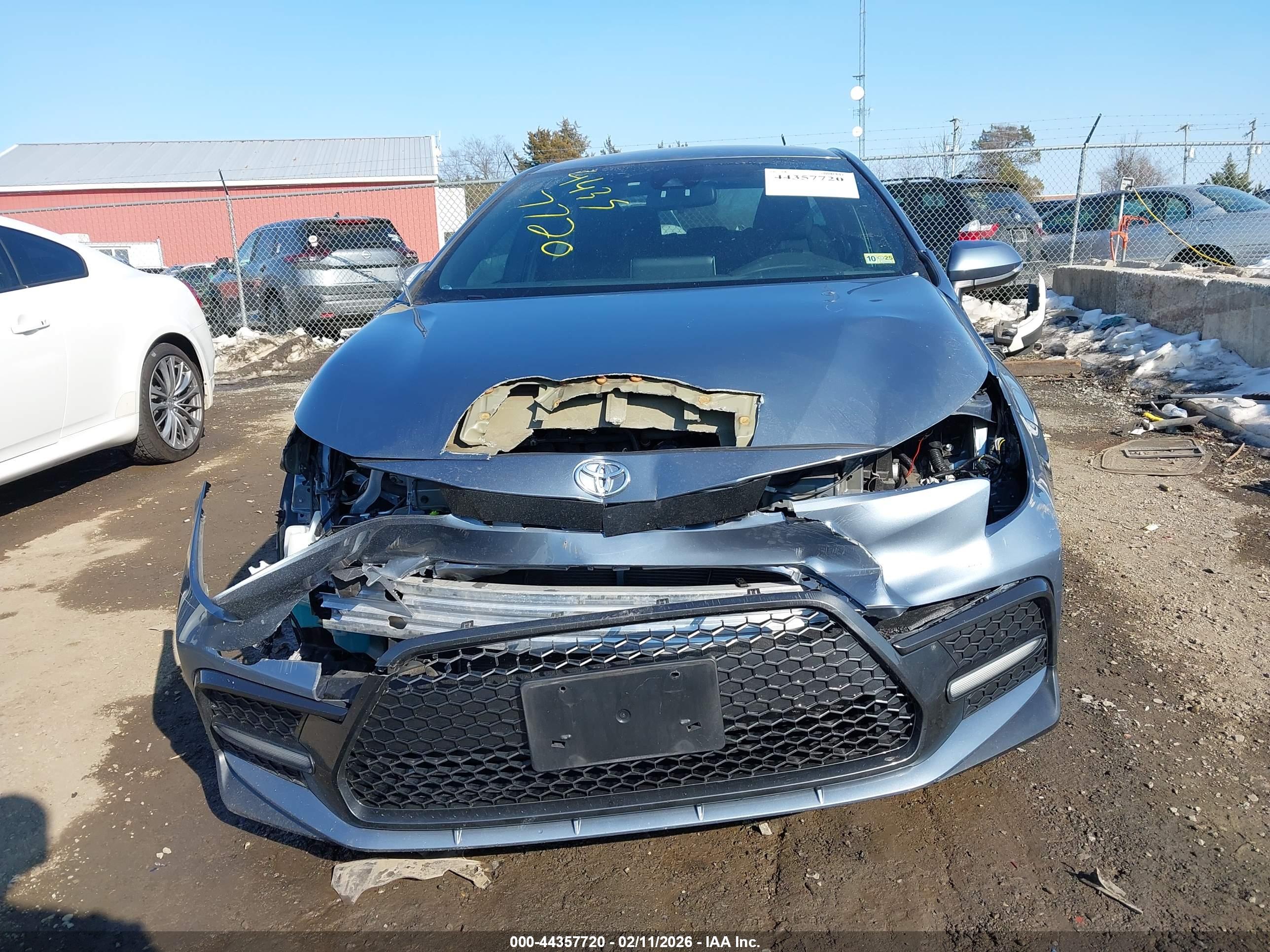 TOYOTA COROLLA image 6