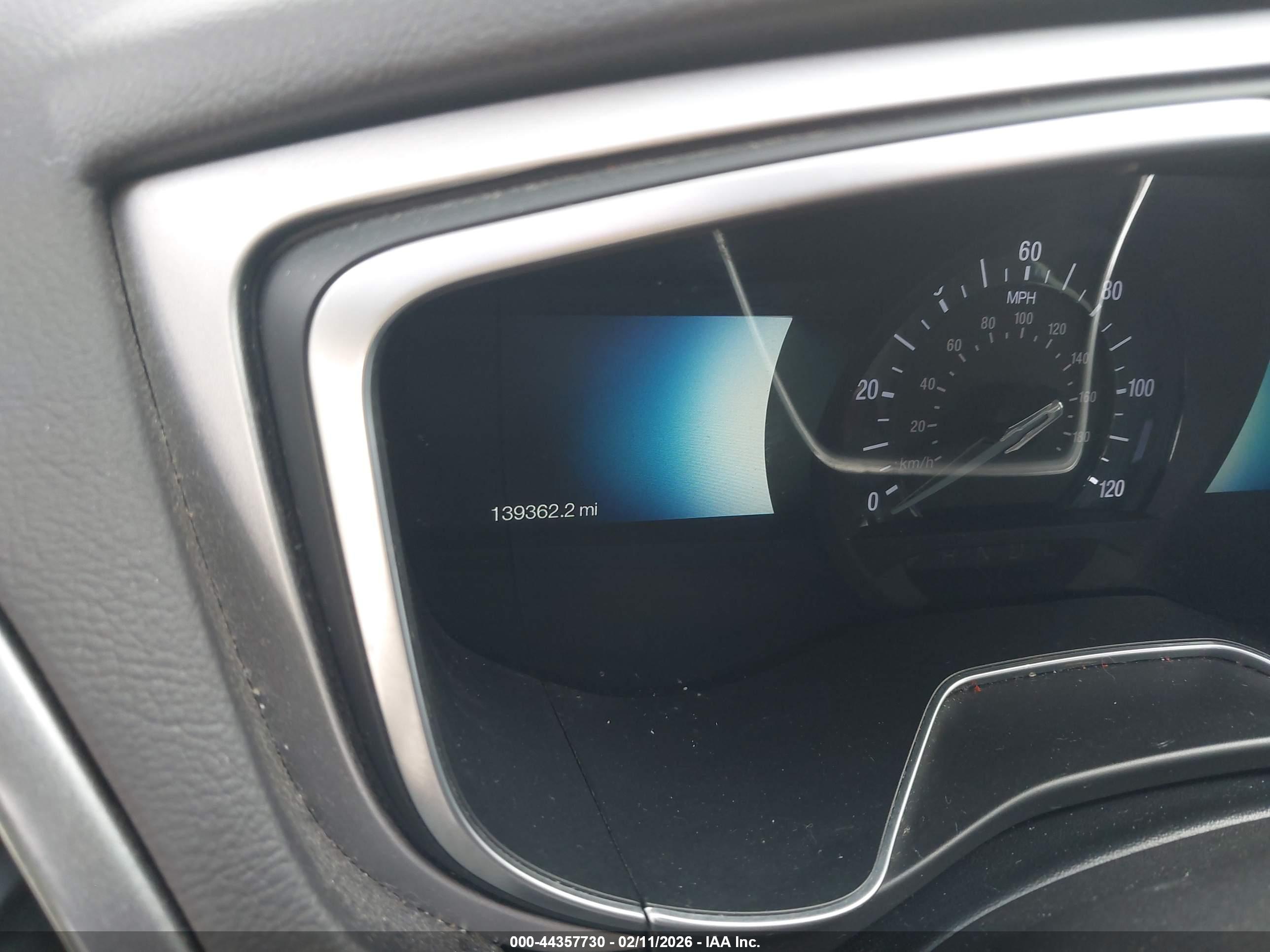 FORD FUSION image 7