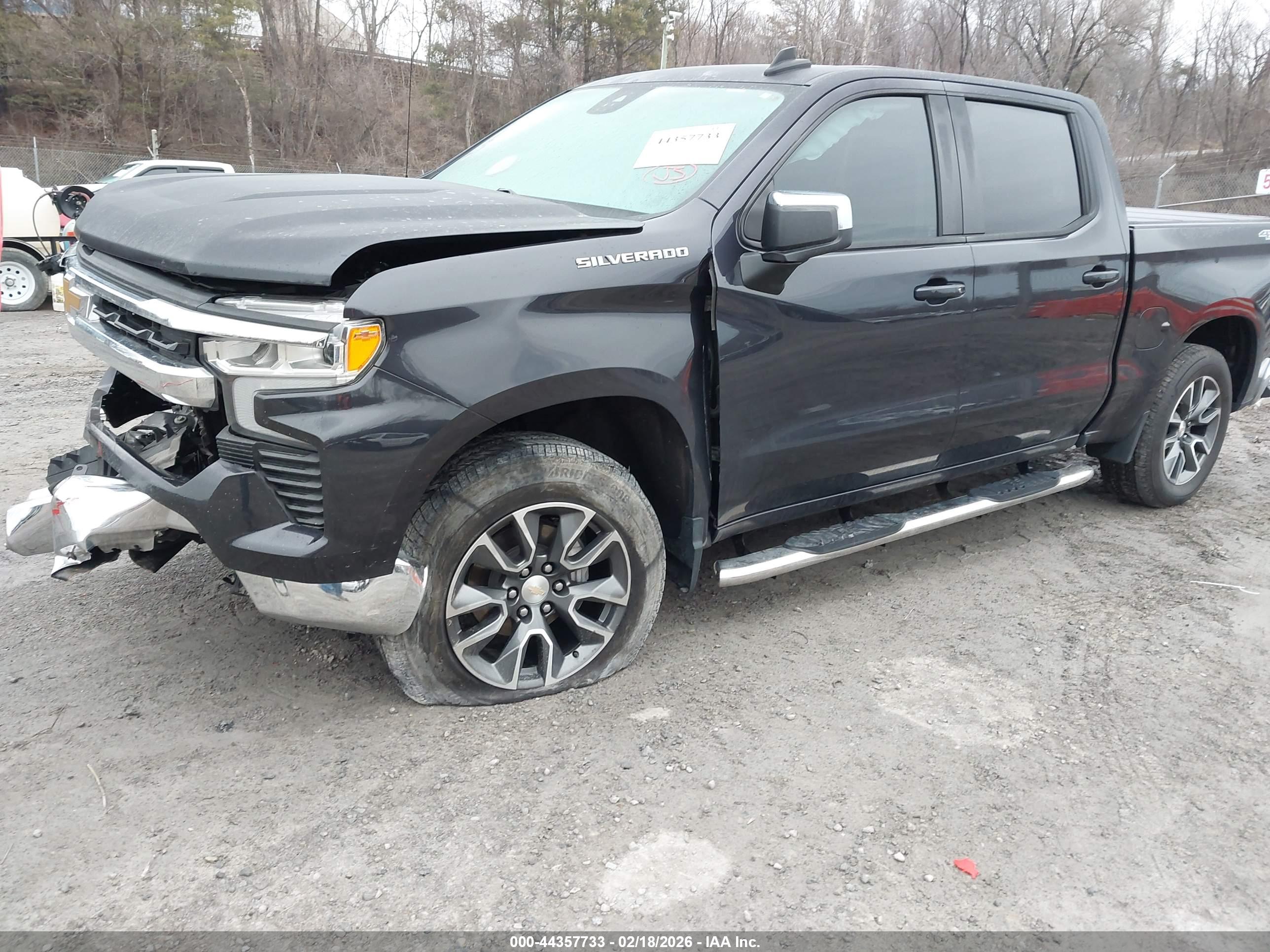 CHEVROLET SILVERADO image 2