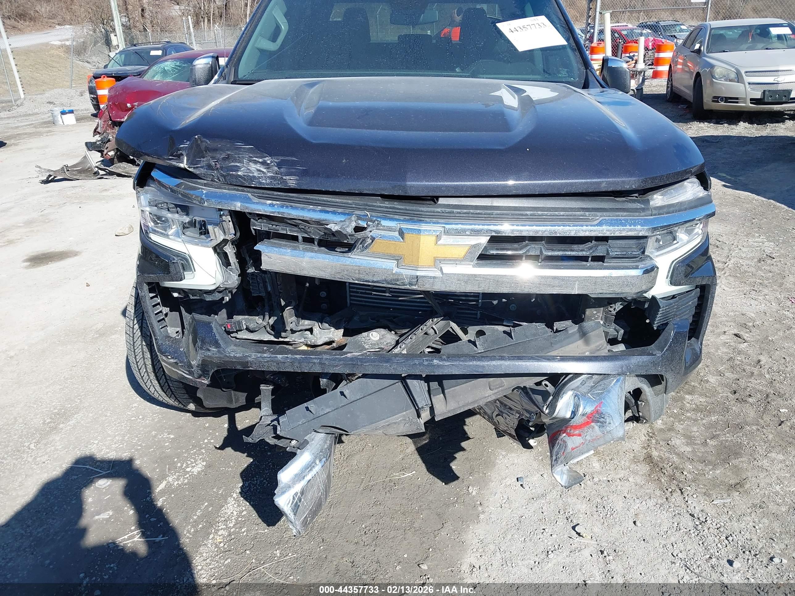 CHEVROLET SILVERADO image 6