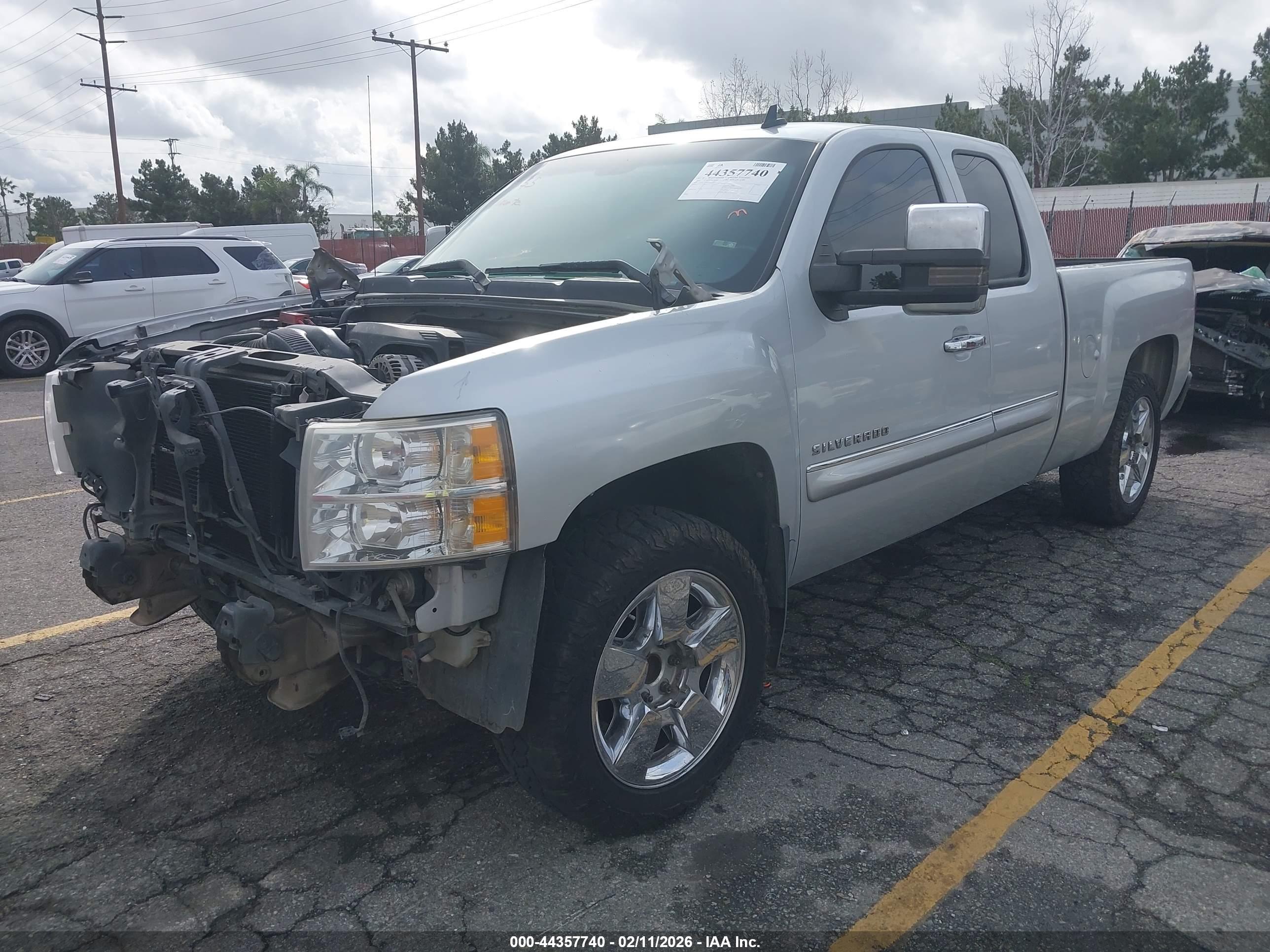 CHEVROLET SILVERADO image 2