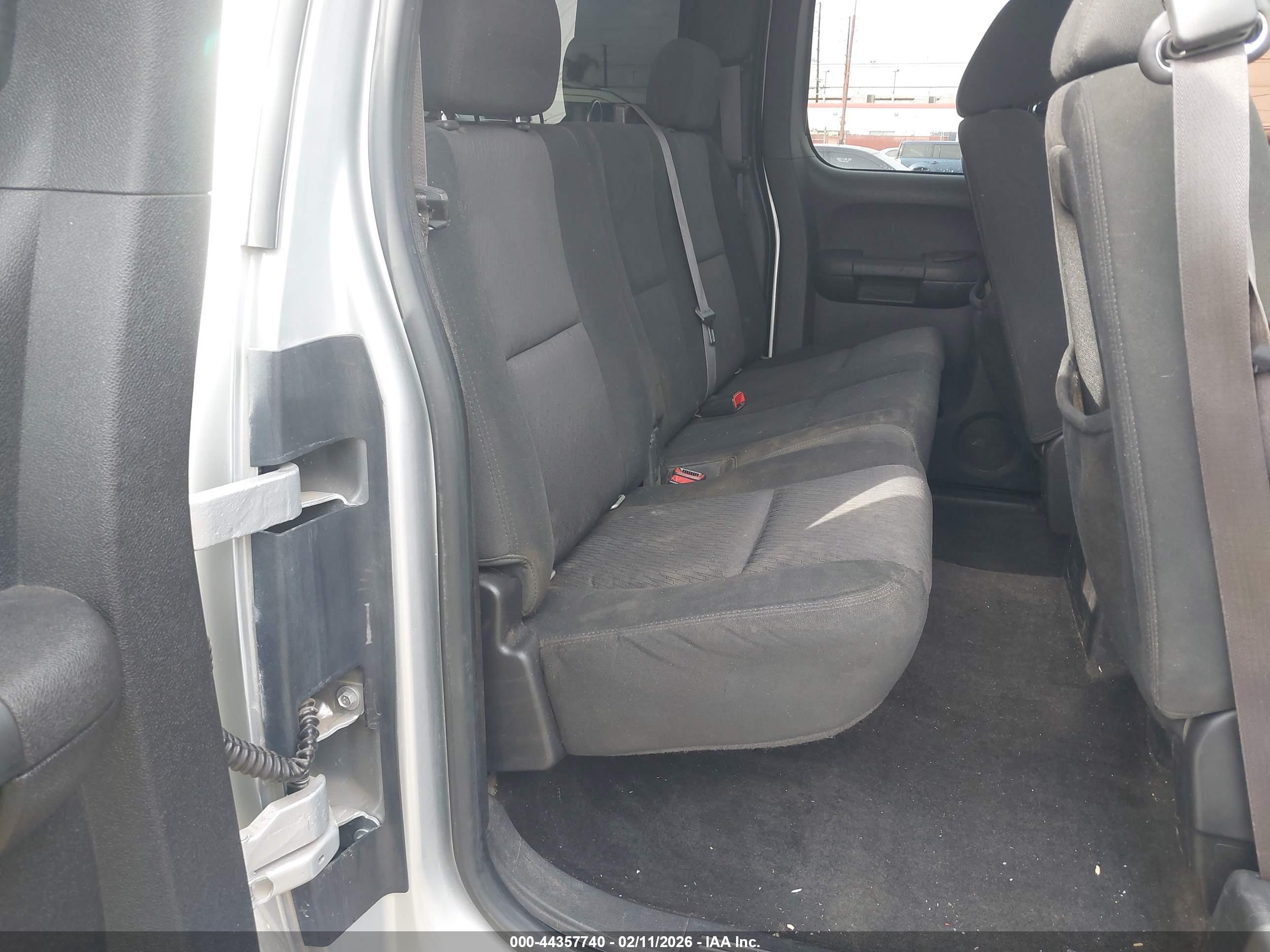 CHEVROLET SILVERADO image 8