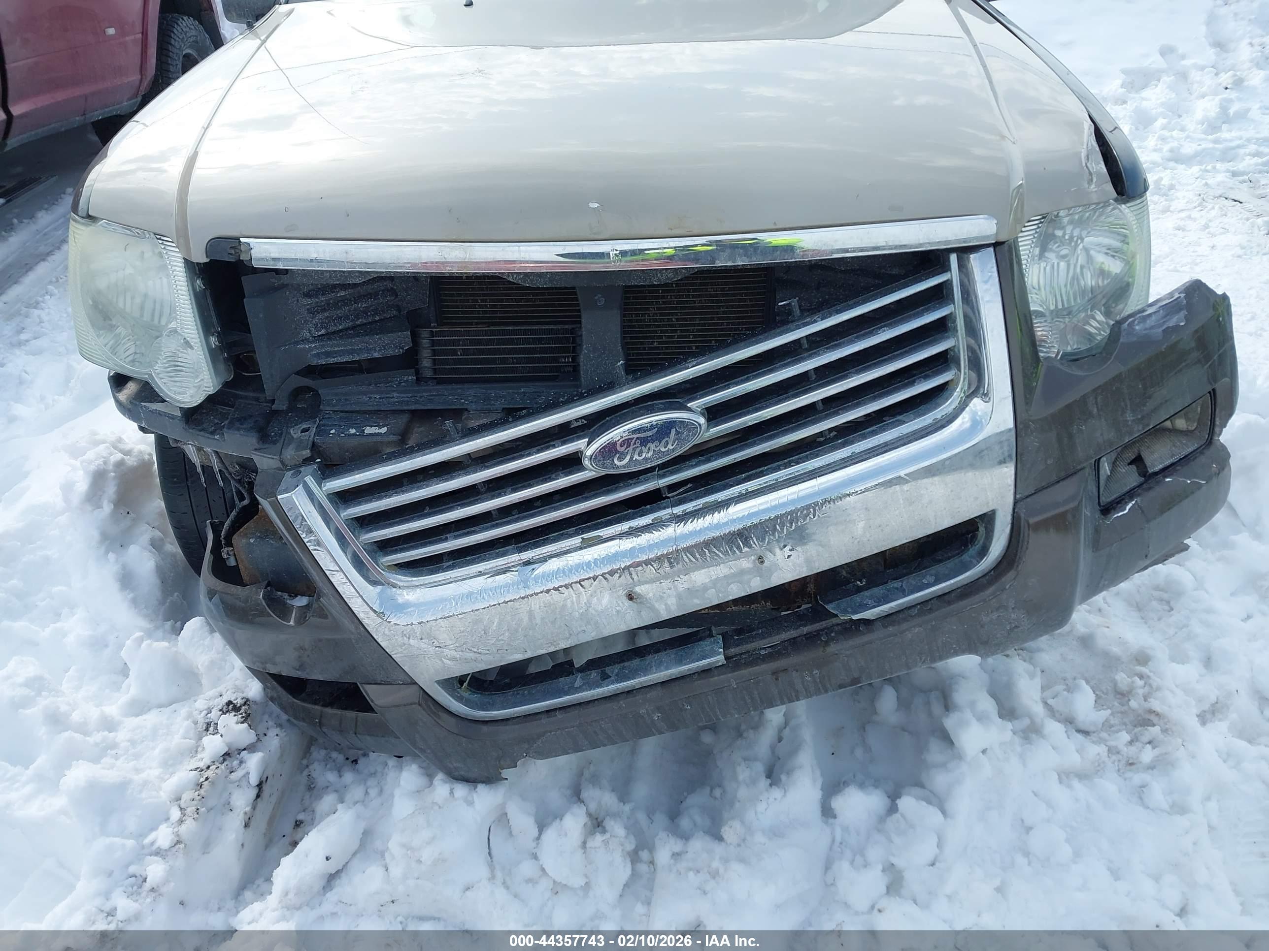 FORD EXPLORER image 6