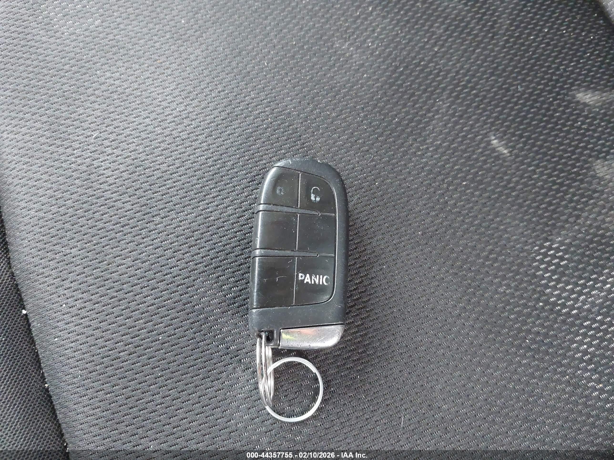 JEEP RENEGADE image 11