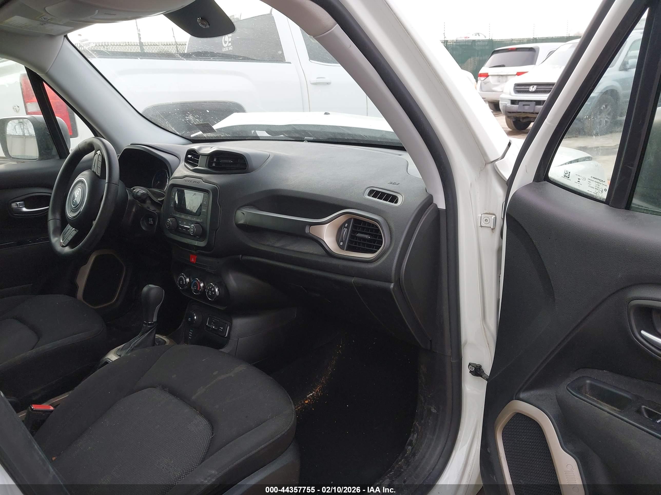 JEEP RENEGADE image 5