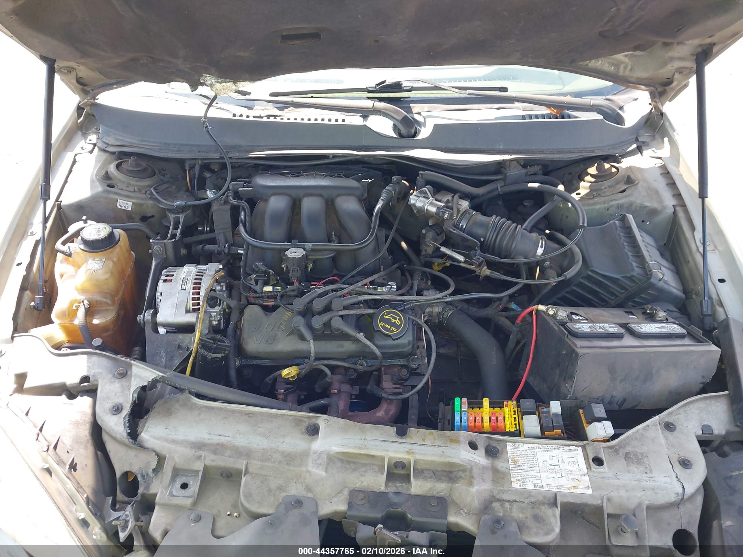 FORD TAURUS image 10