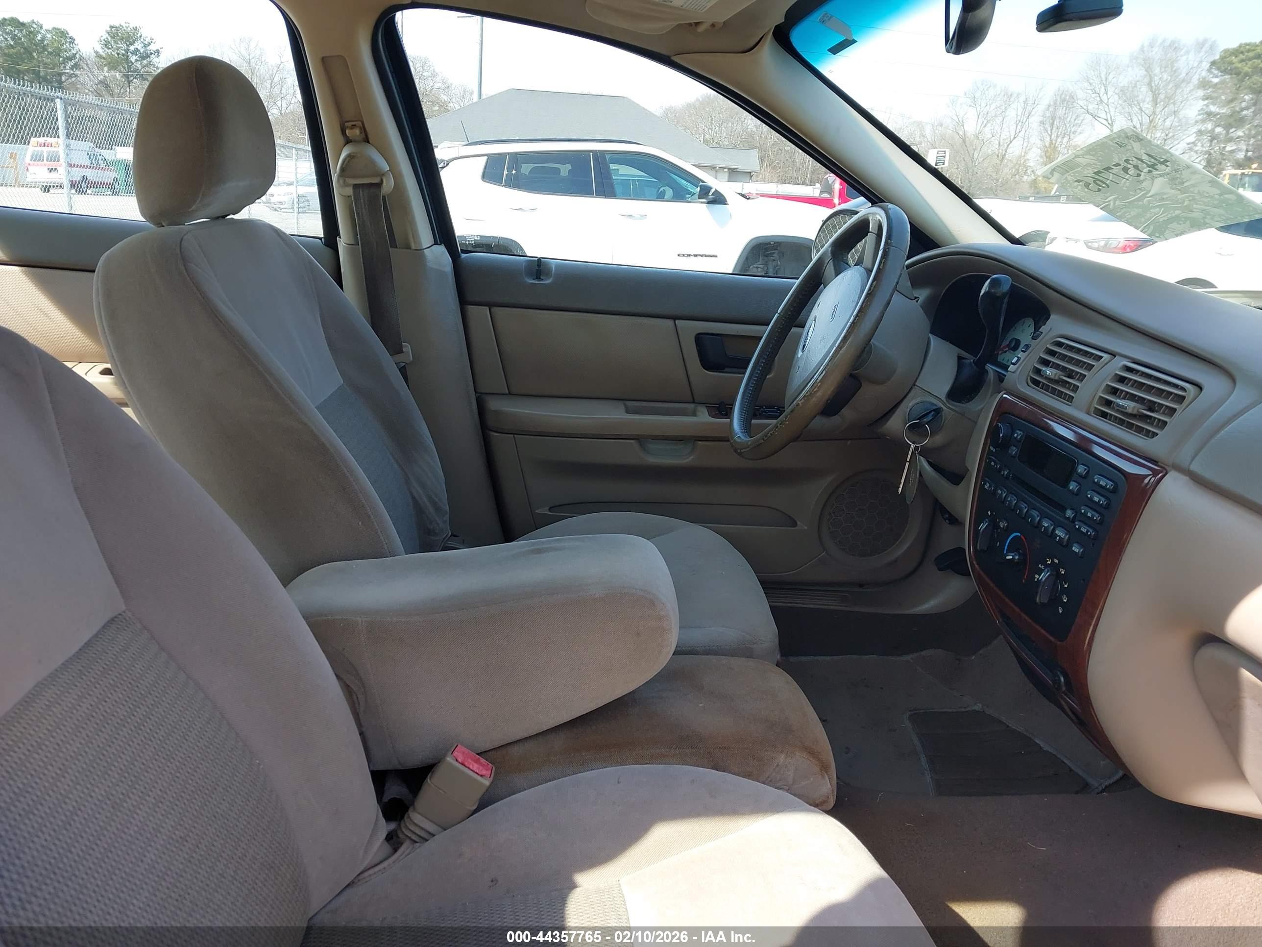 FORD TAURUS image 5