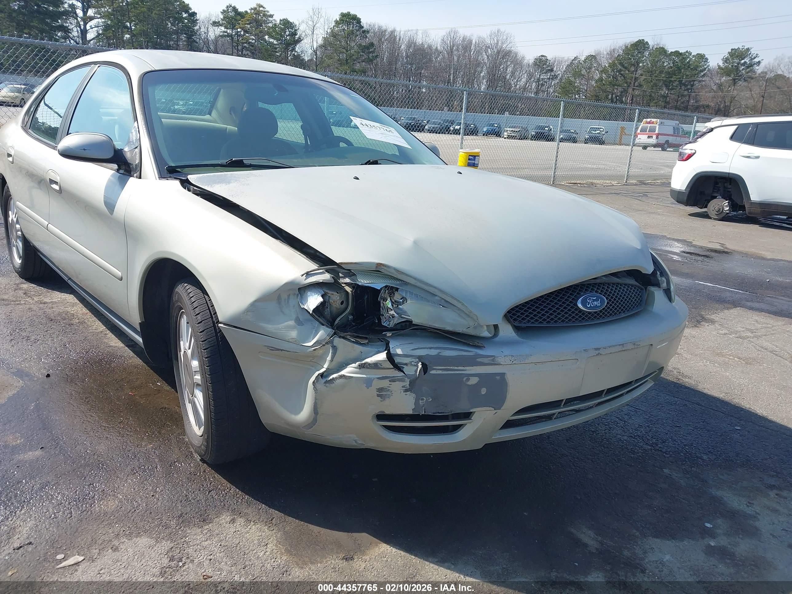 FORD TAURUS image 6