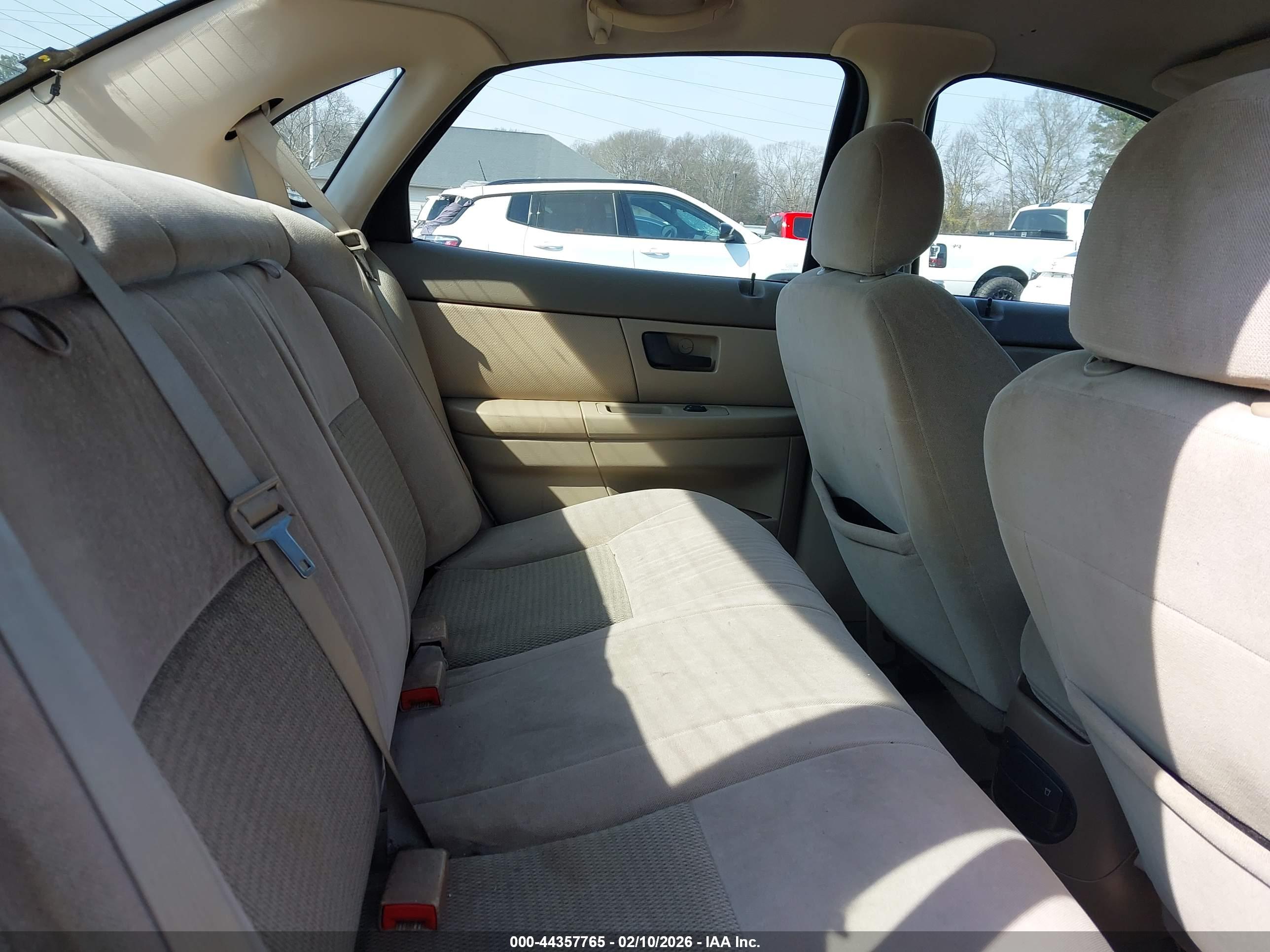 FORD TAURUS image 8