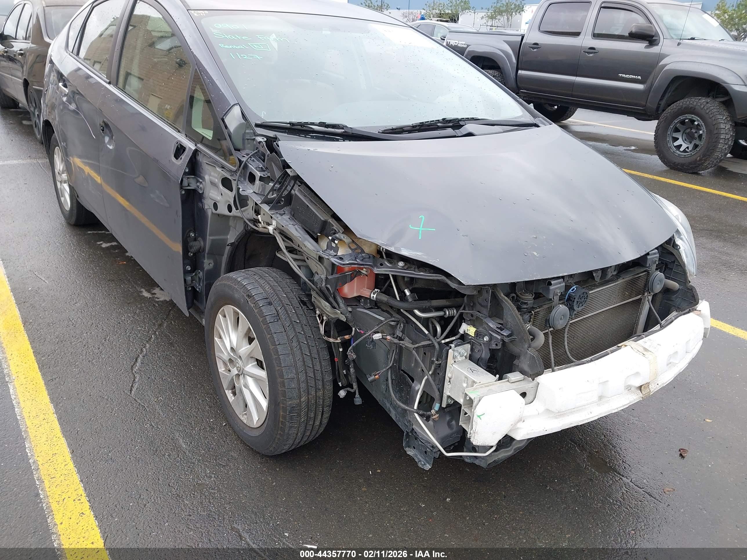 TOYOTA PRIUS image 6