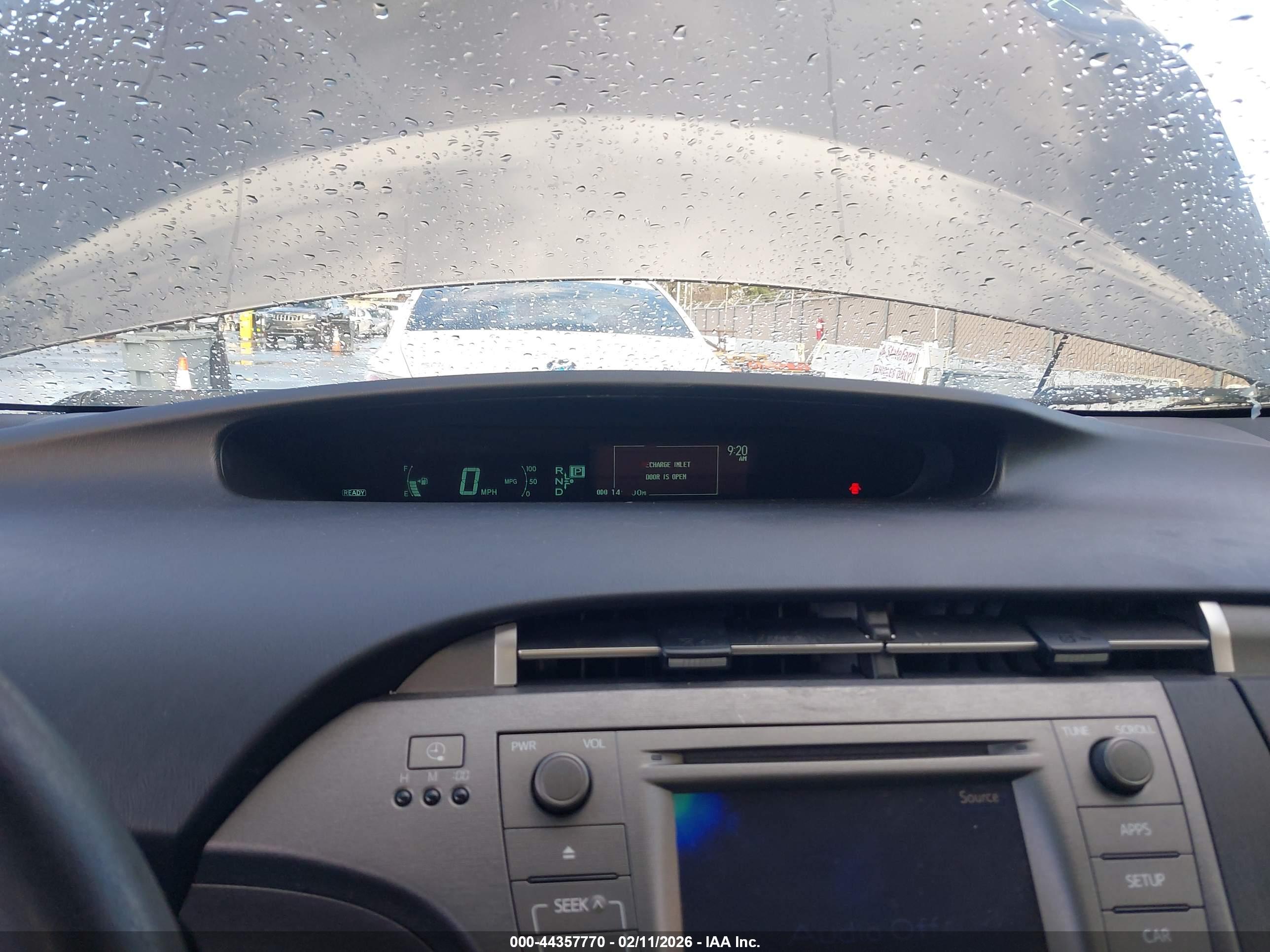 TOYOTA PRIUS image 7