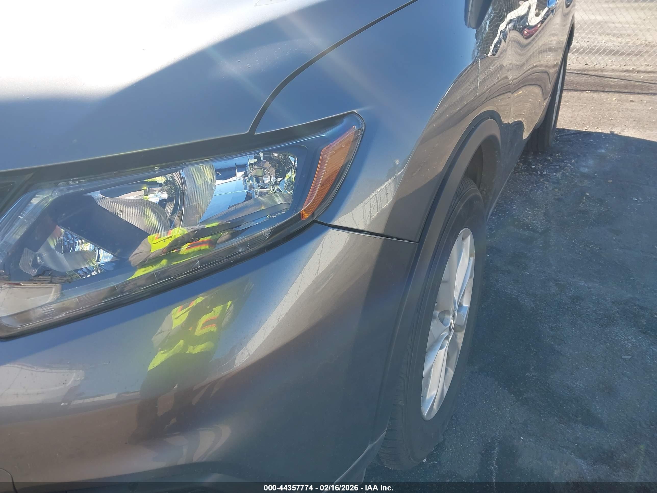 NISSAN ROGUE image 6