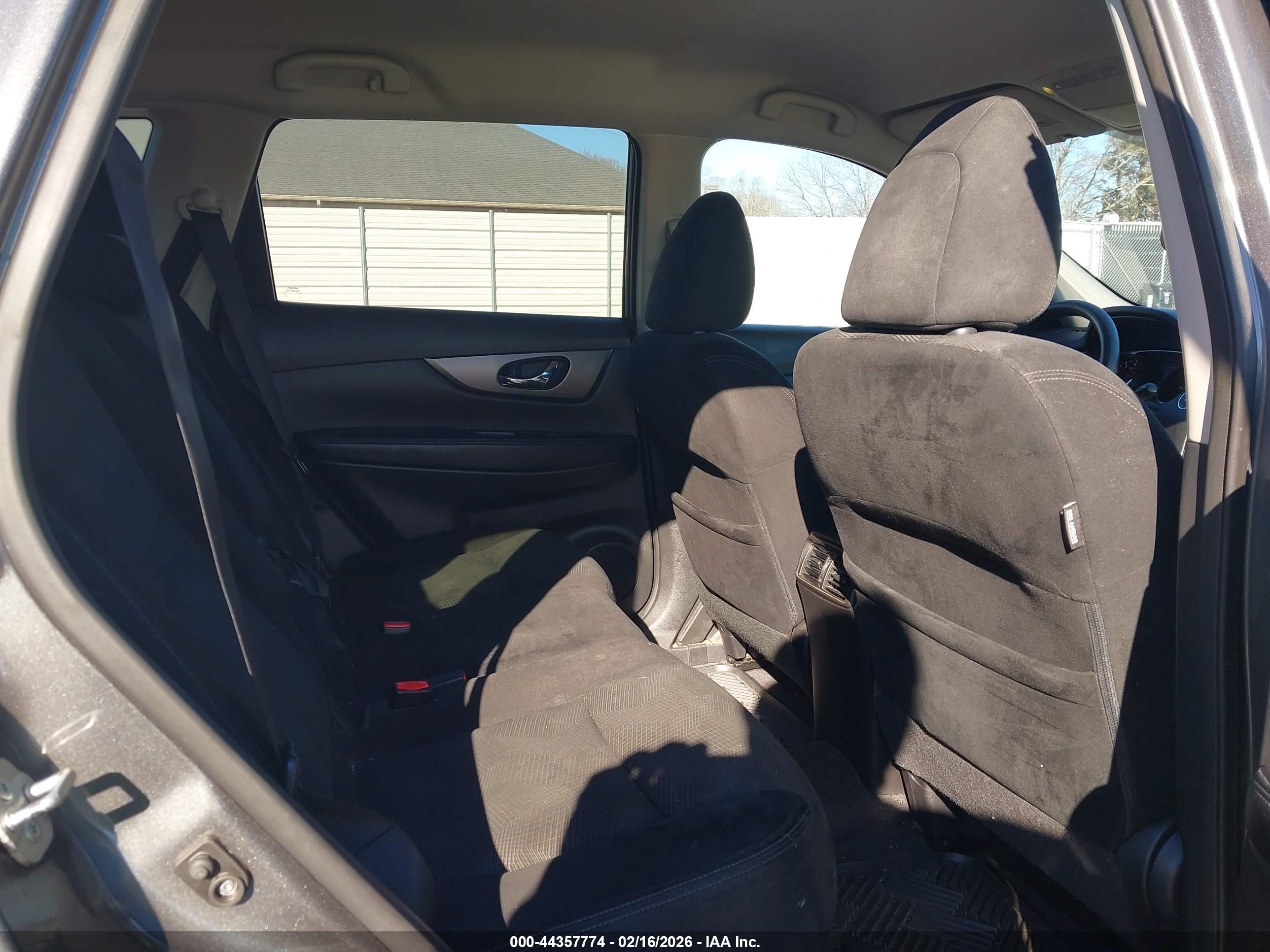 NISSAN ROGUE image 8