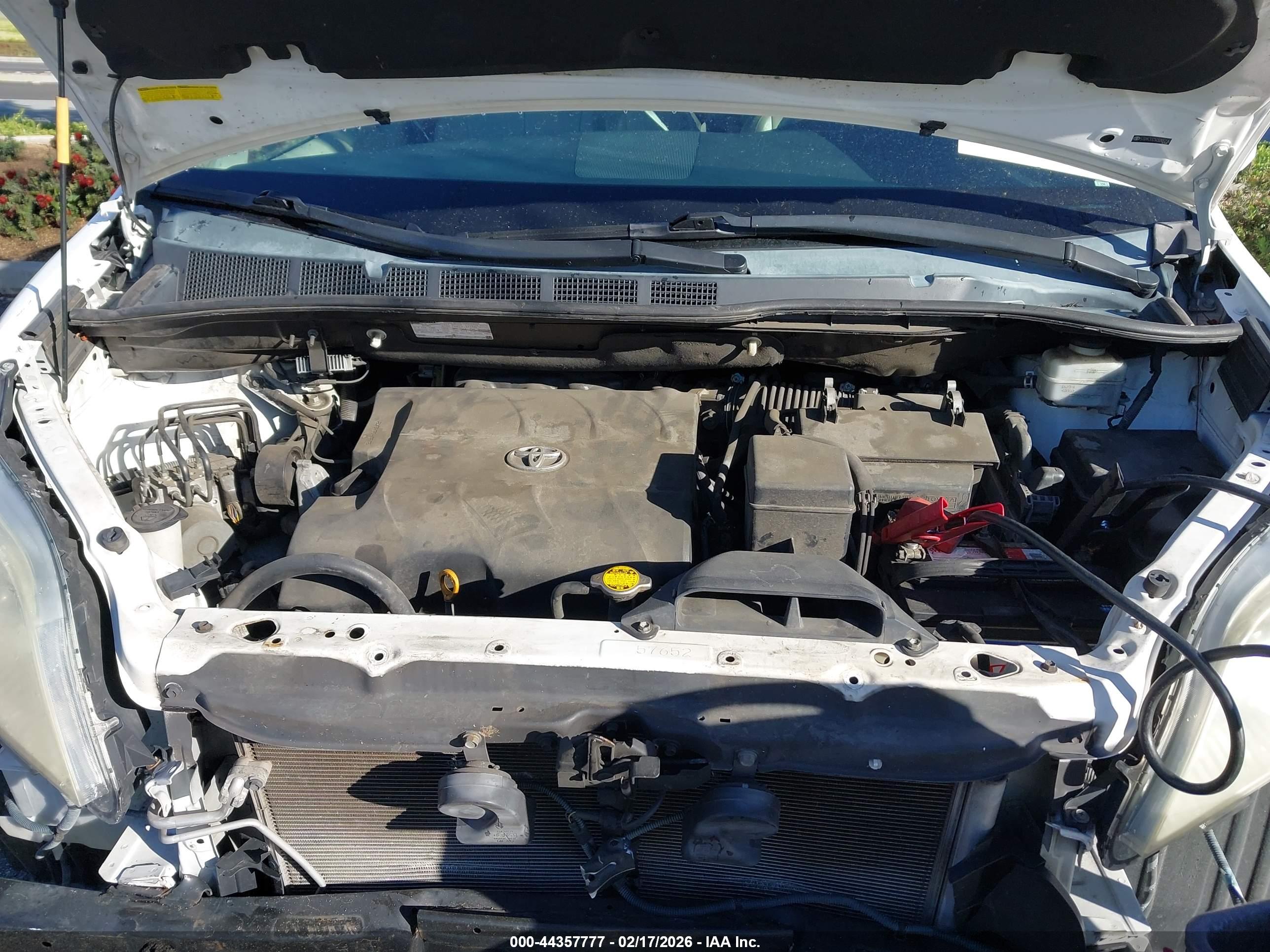 TOYOTA SIENNA image 10
