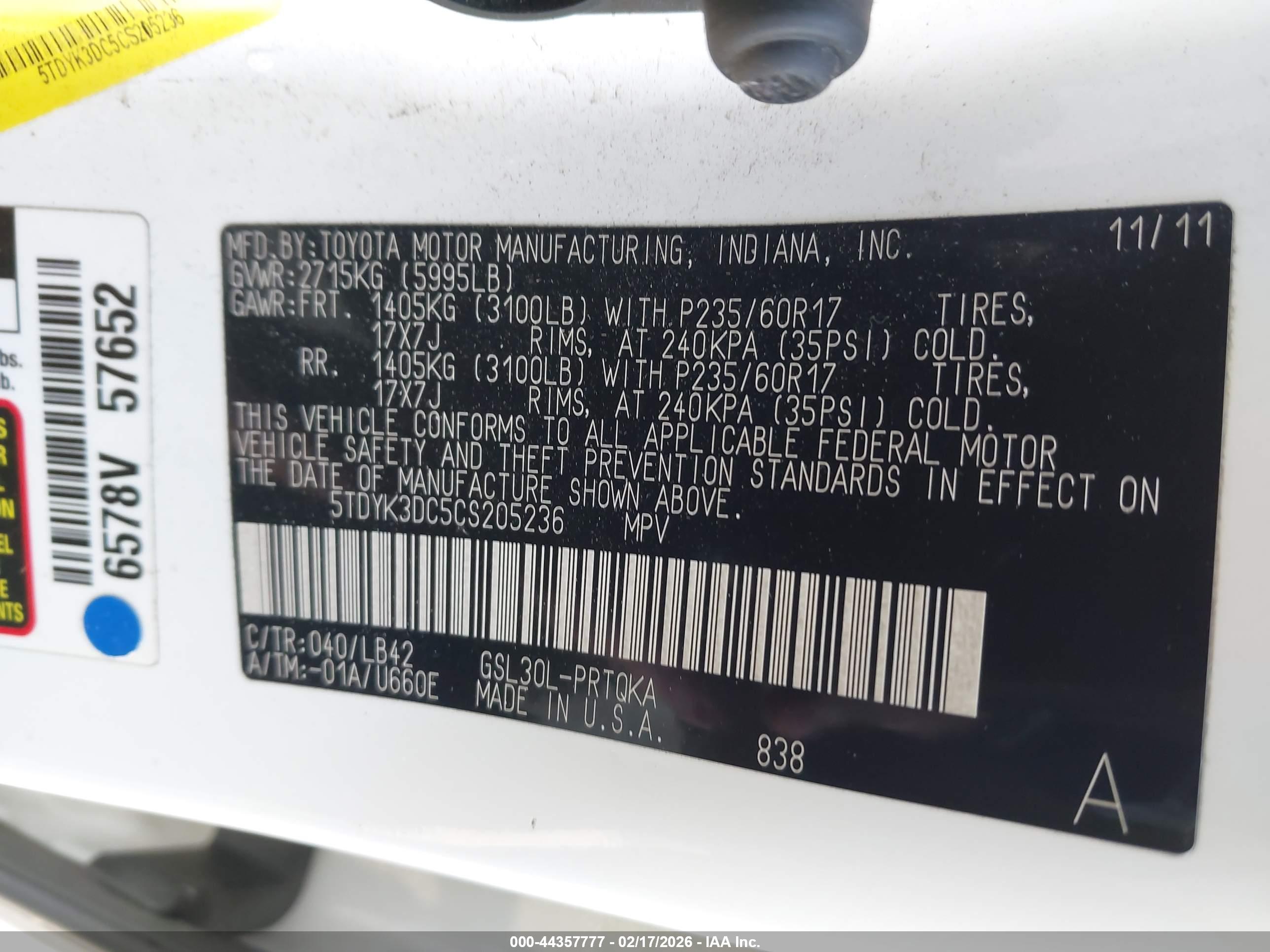 TOYOTA SIENNA image 9