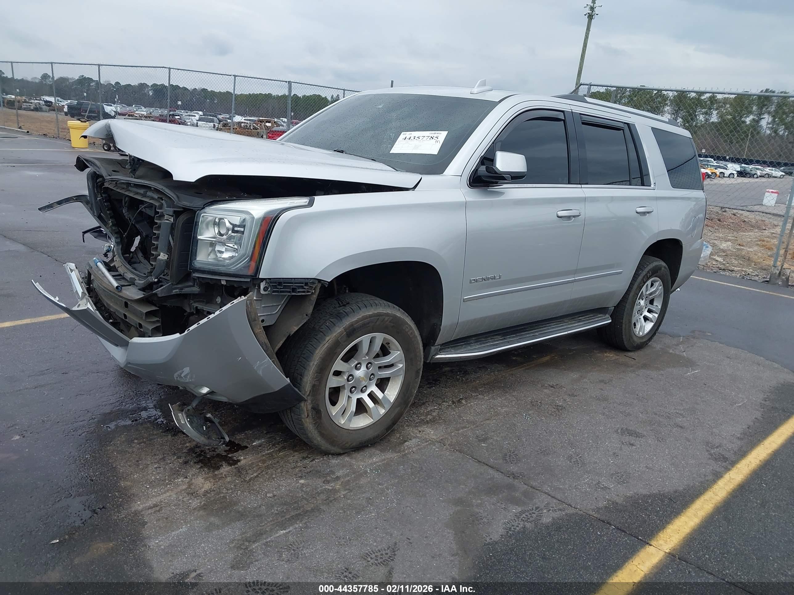 GMC YUKON image 2