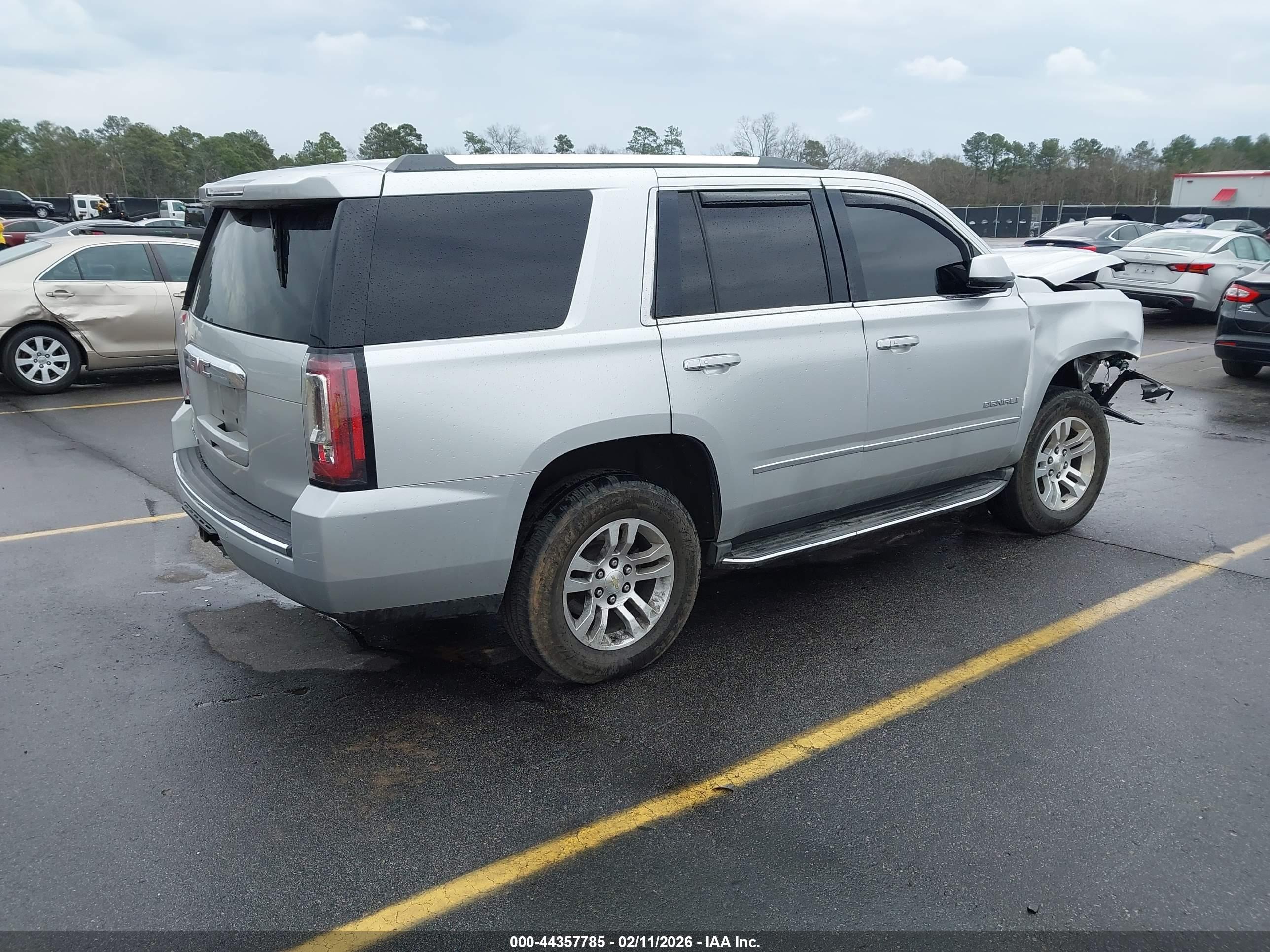 GMC YUKON image 4