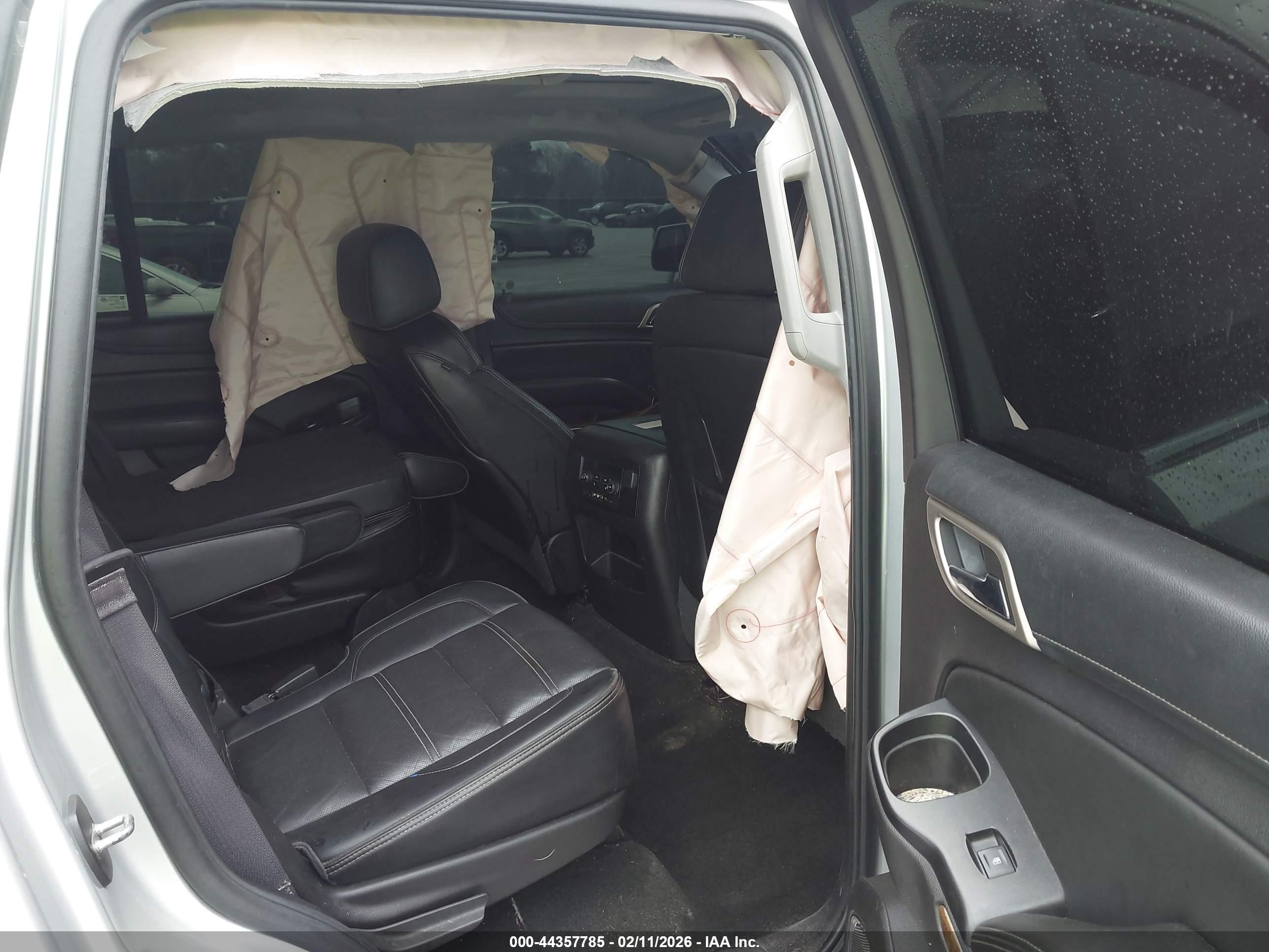 GMC YUKON image 8