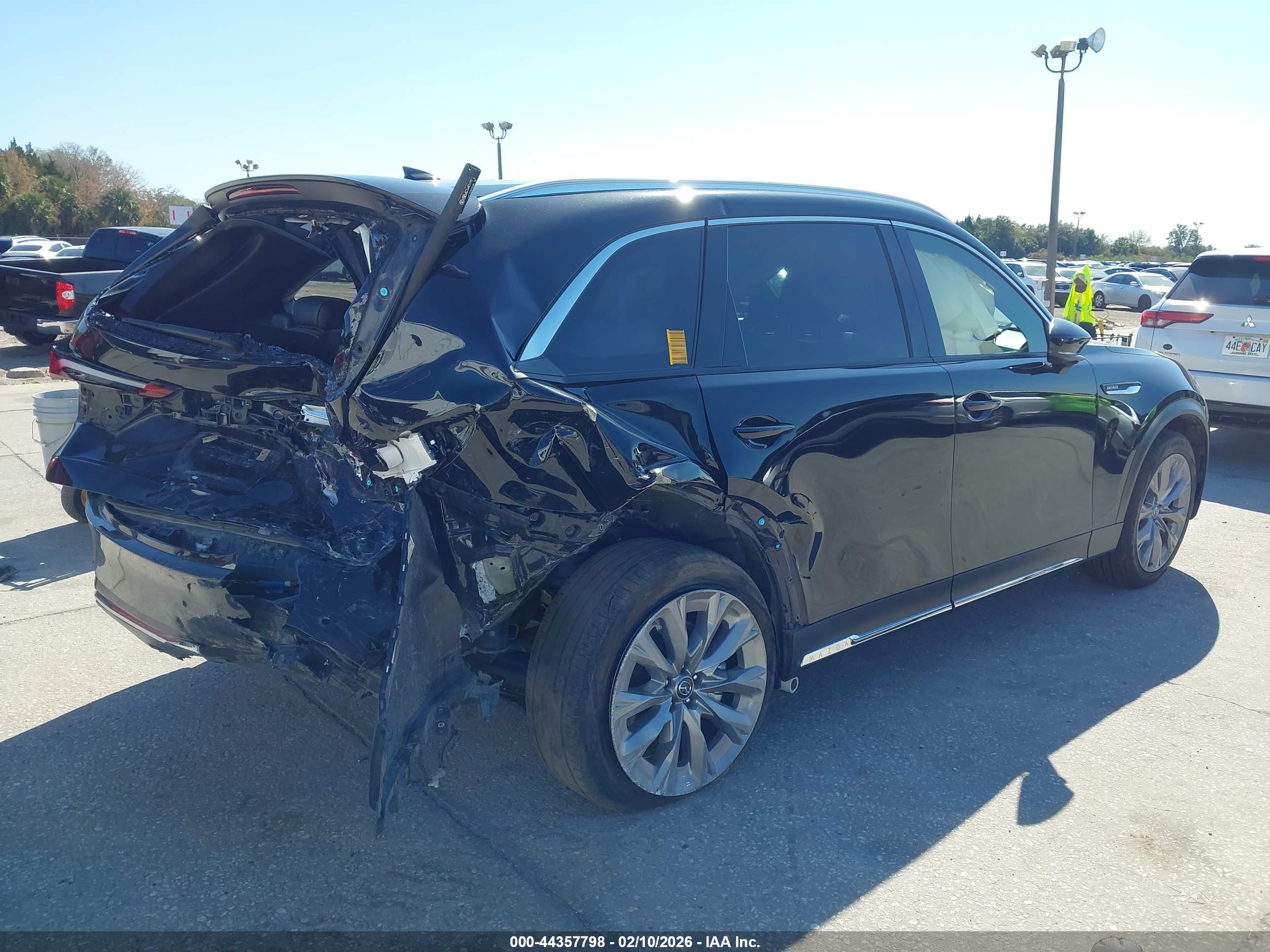 MAZDA CX-90 image 4
