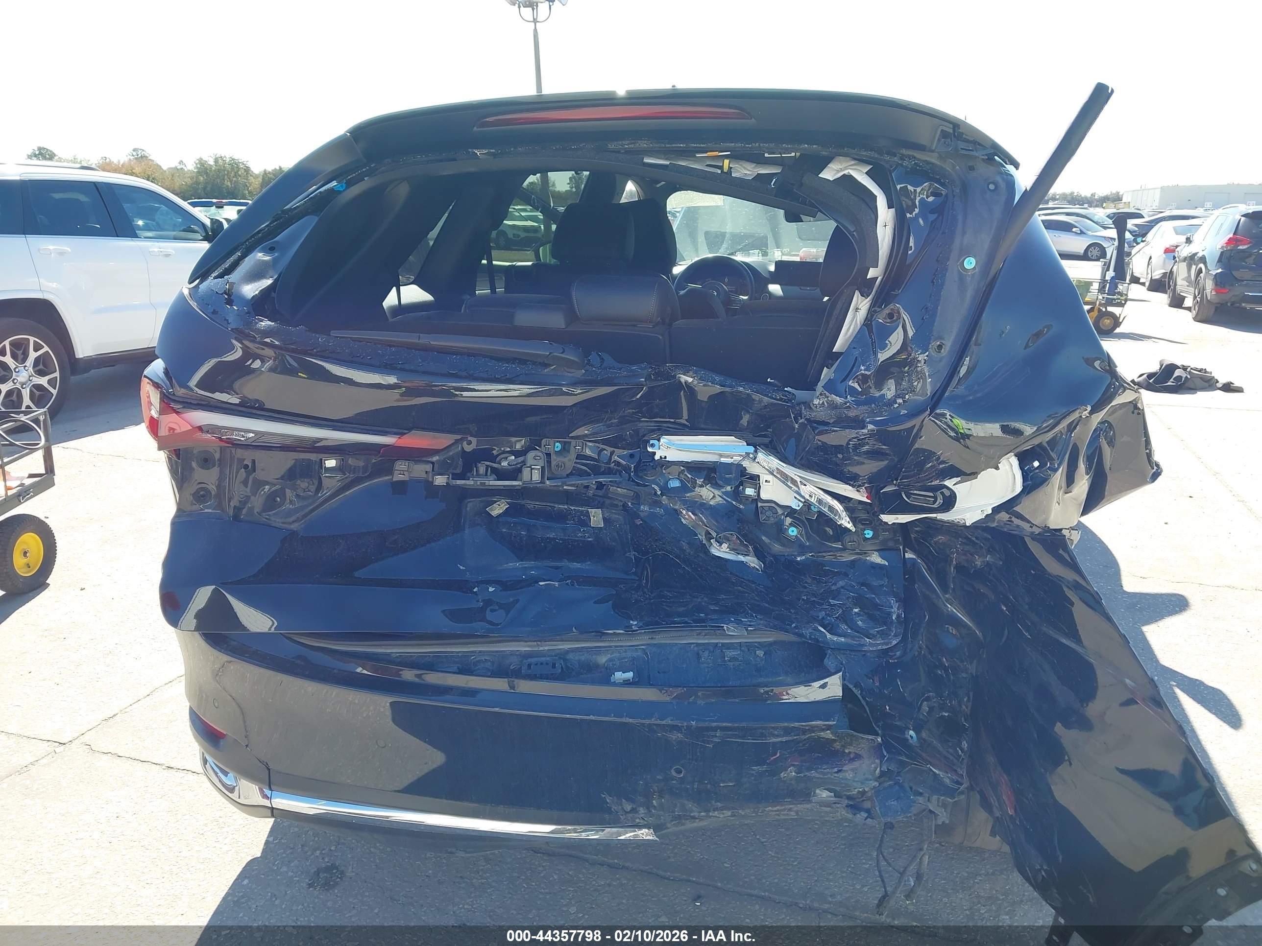 MAZDA CX-90 image 6