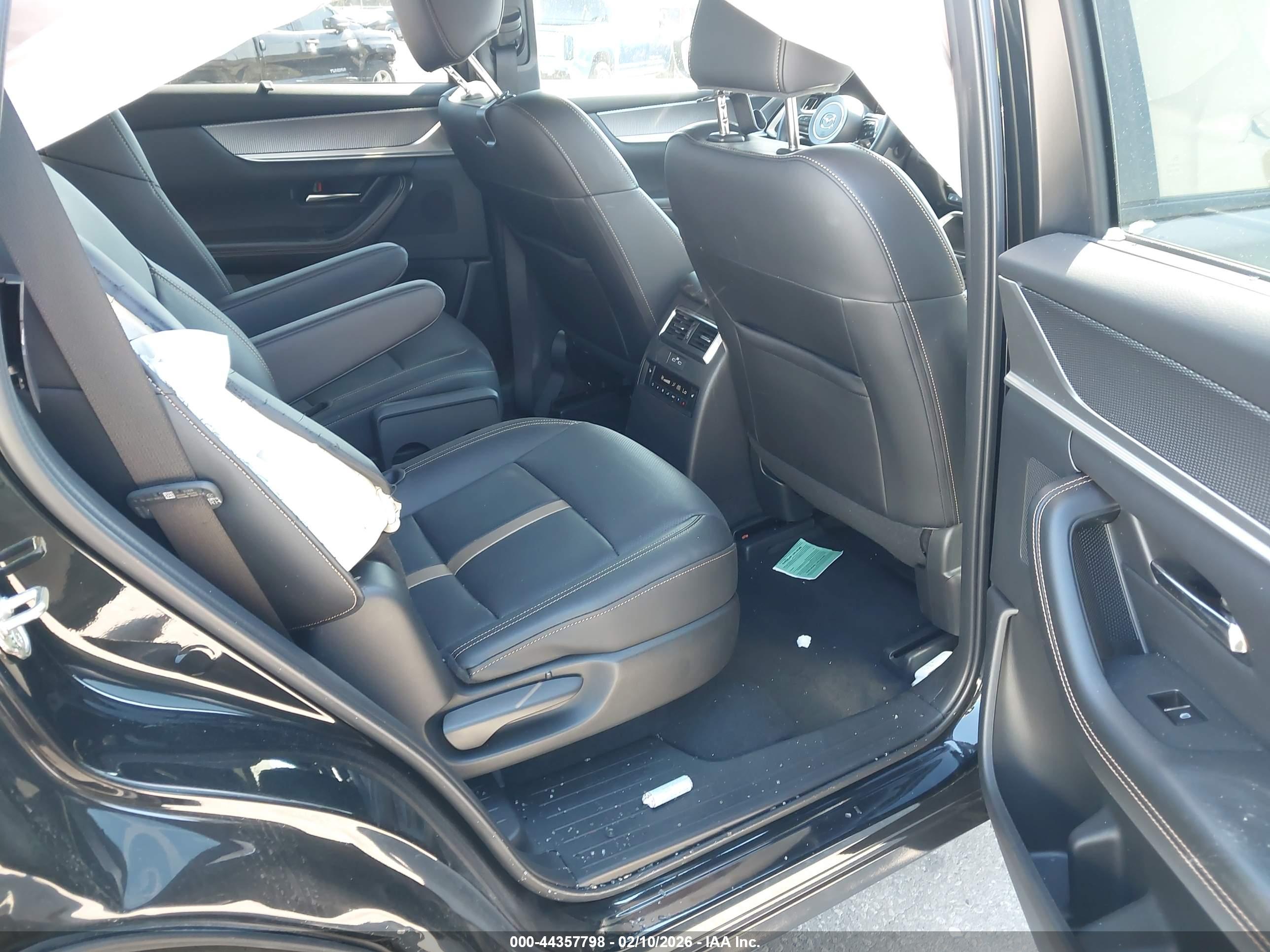 MAZDA CX-90 image 8