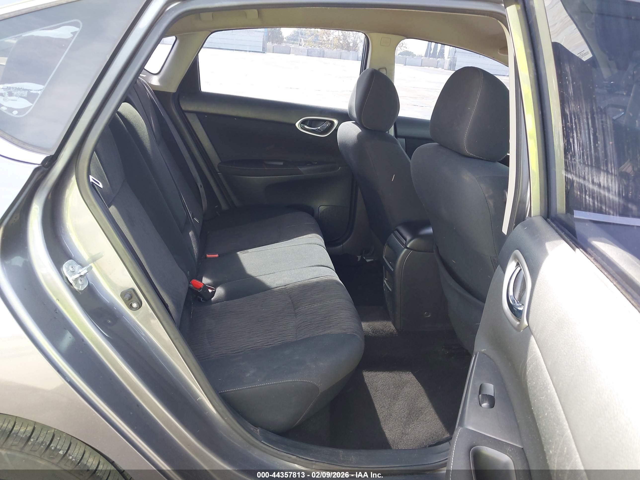 NISSAN SENTRA image 8