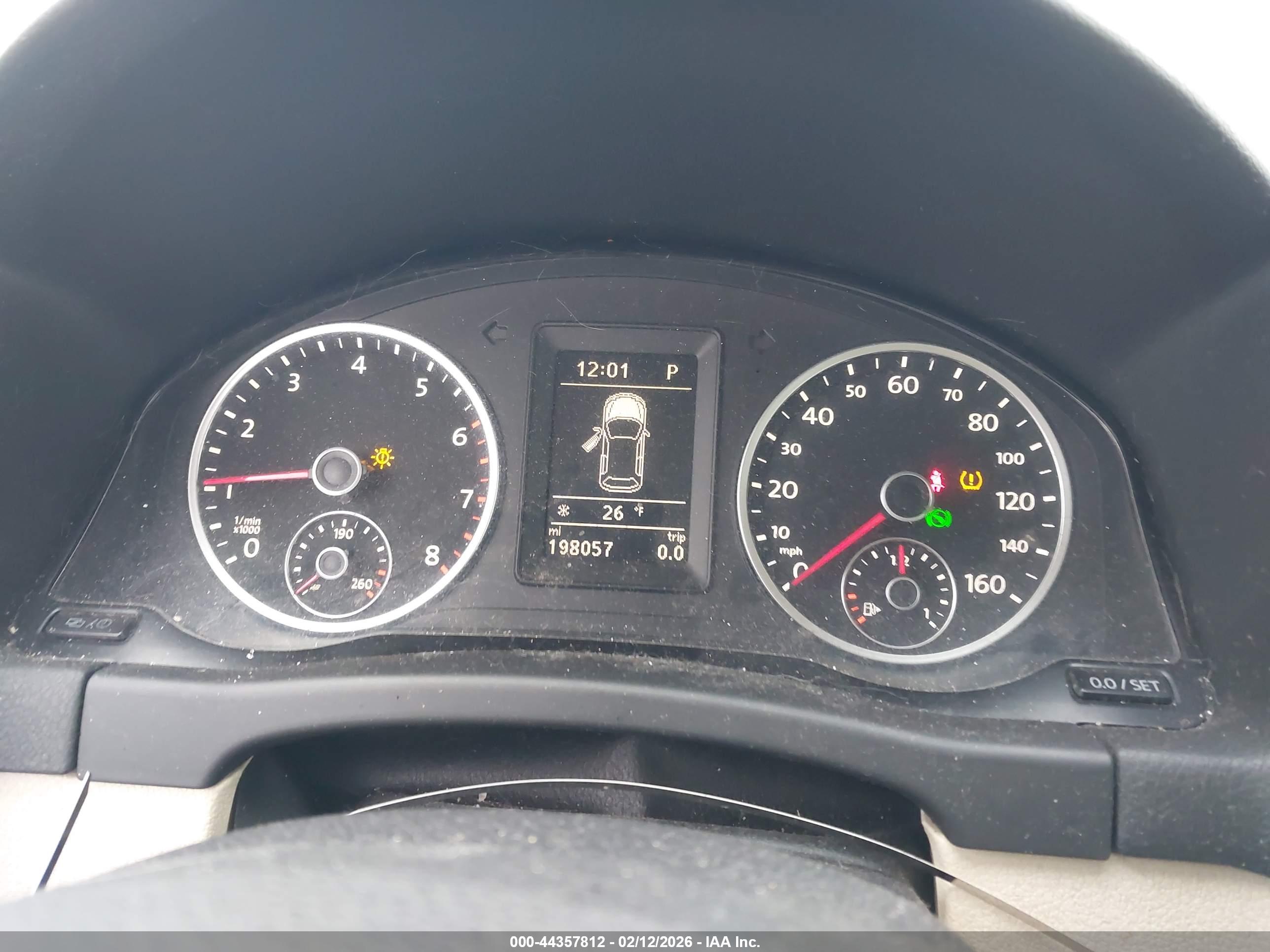 VOLKSWAGEN TIGUAN image 7
