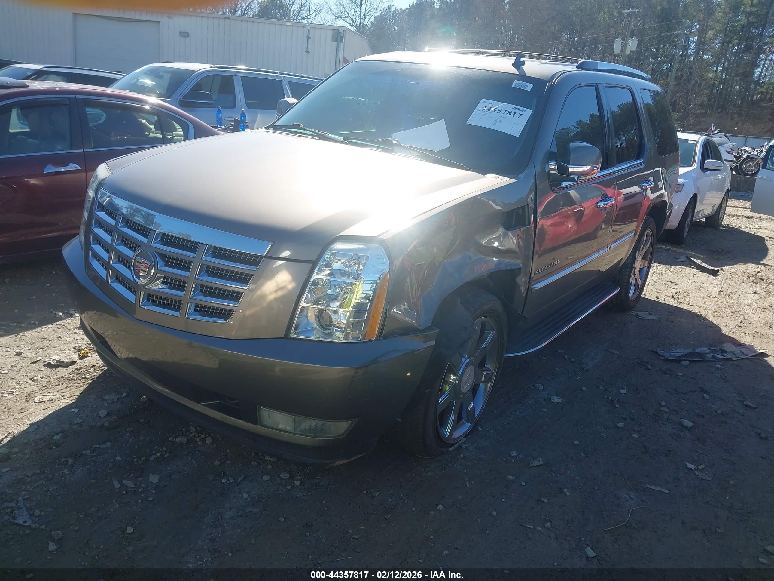 CADILLAC ESCALADE image 2