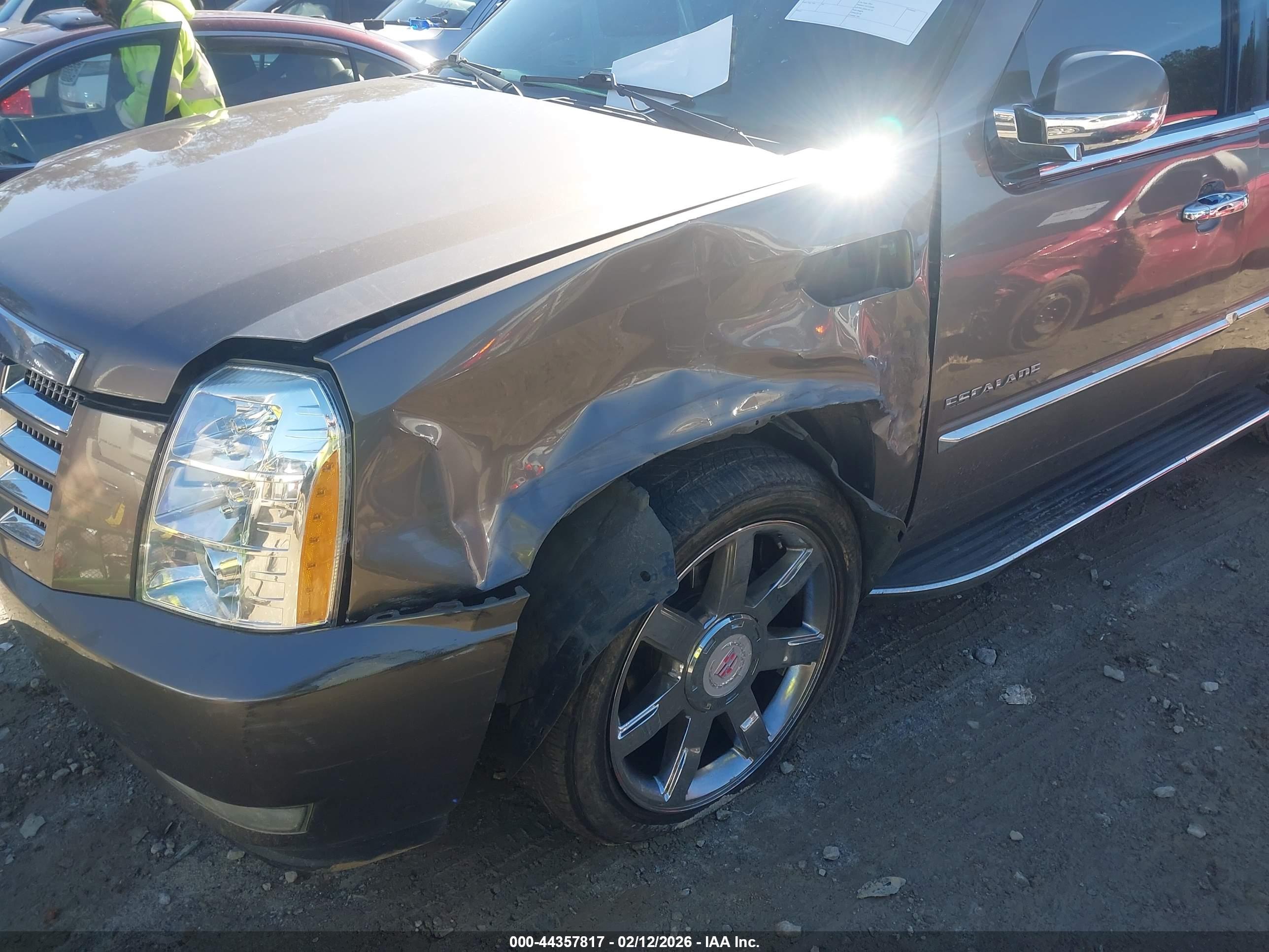 CADILLAC ESCALADE image 6