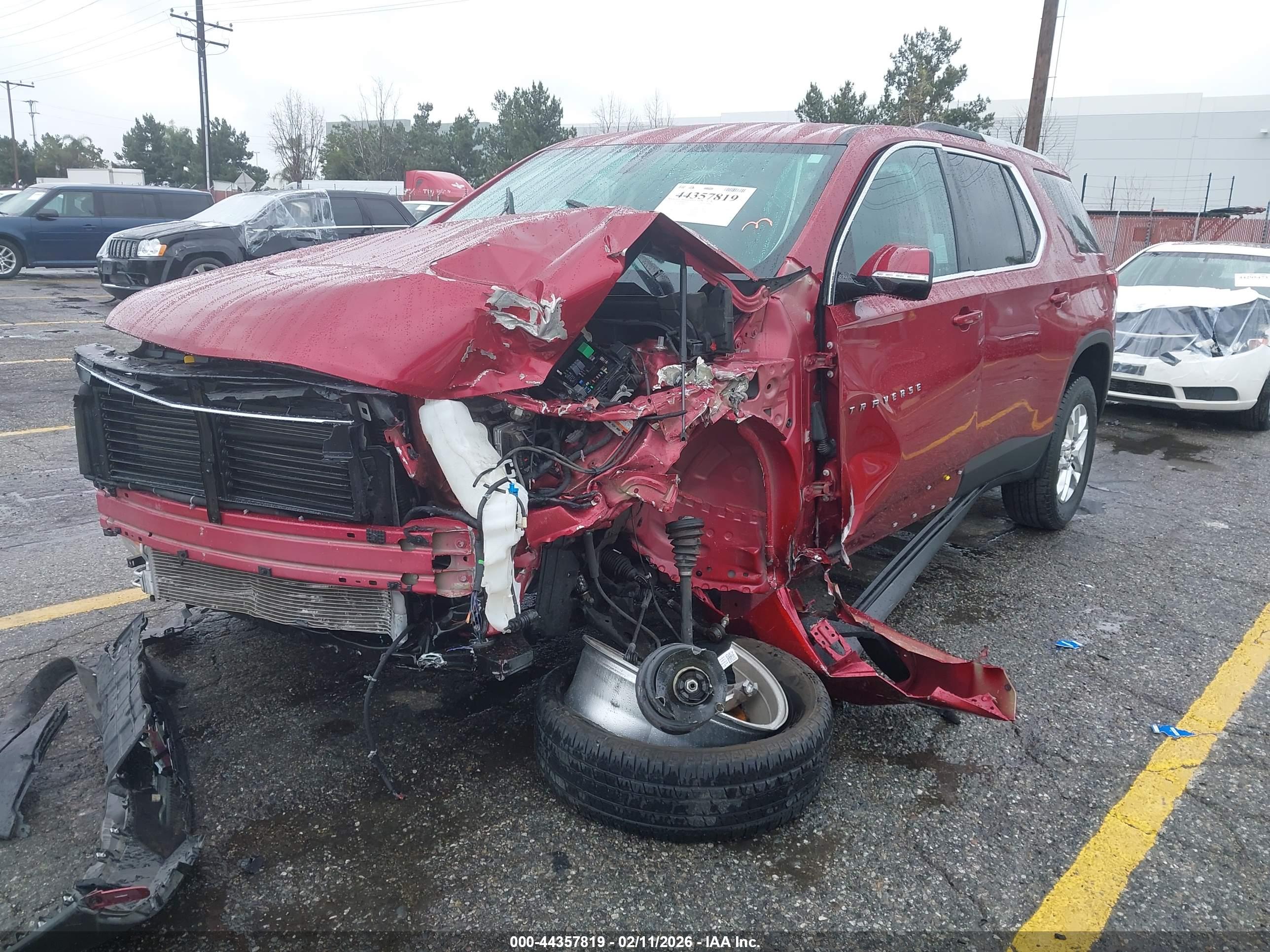 CHEVROLET TRAVERSE image 2