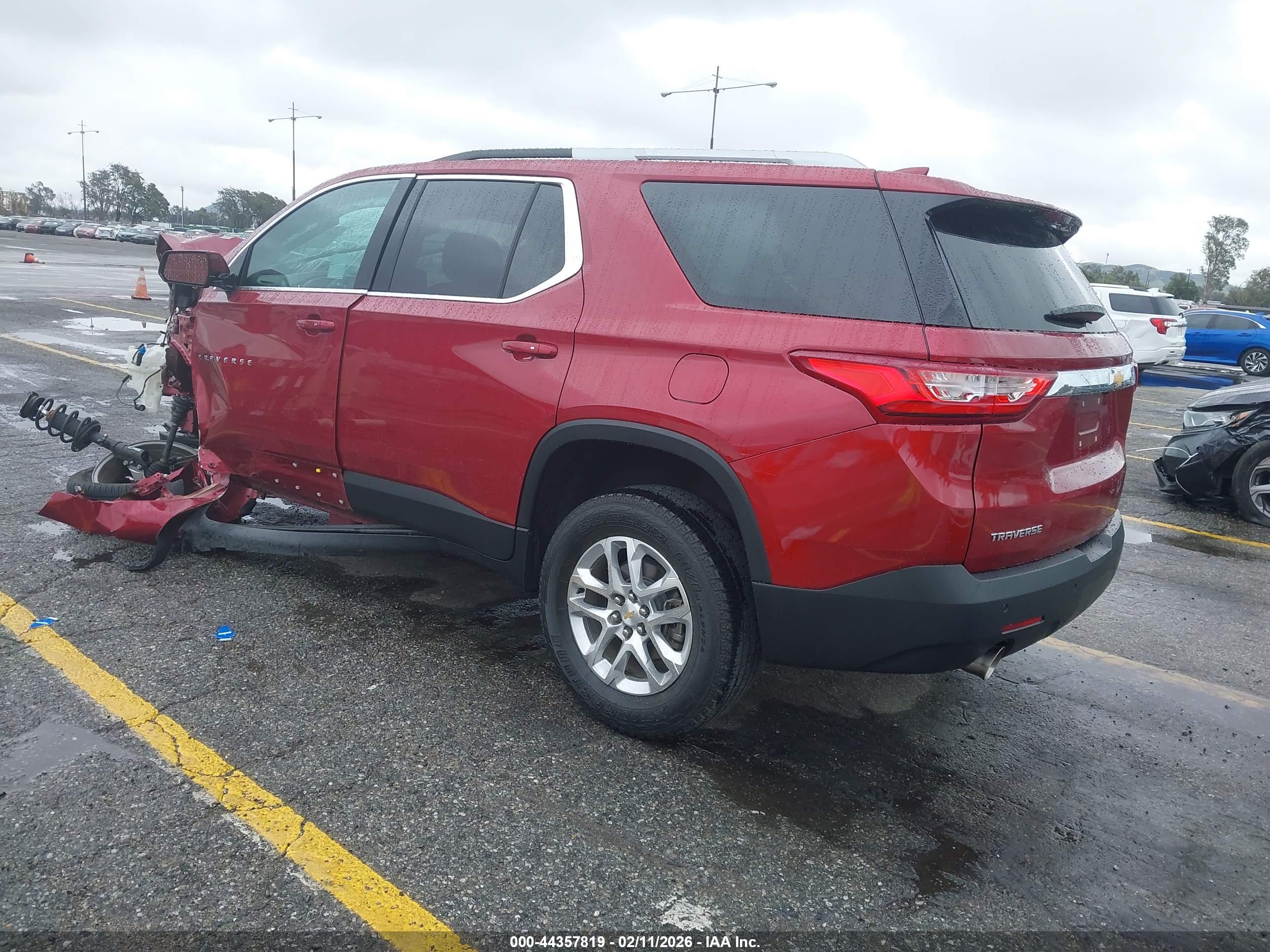 CHEVROLET TRAVERSE image 3