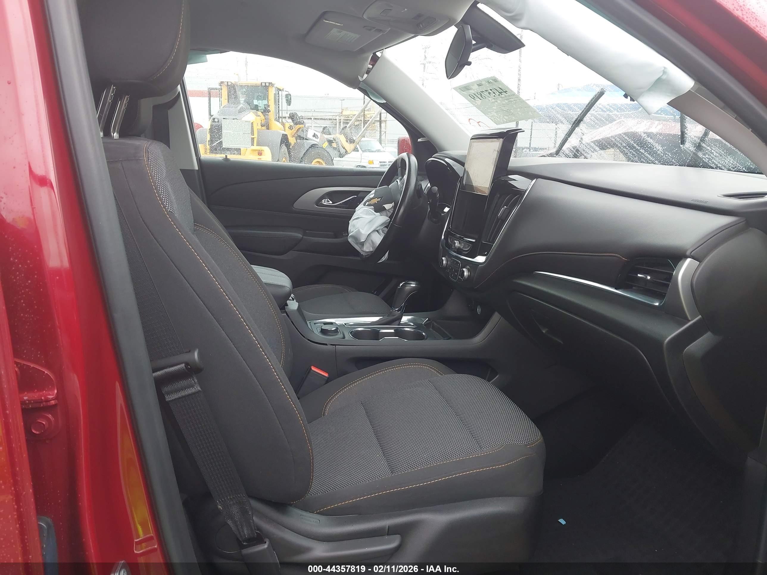 CHEVROLET TRAVERSE image 5